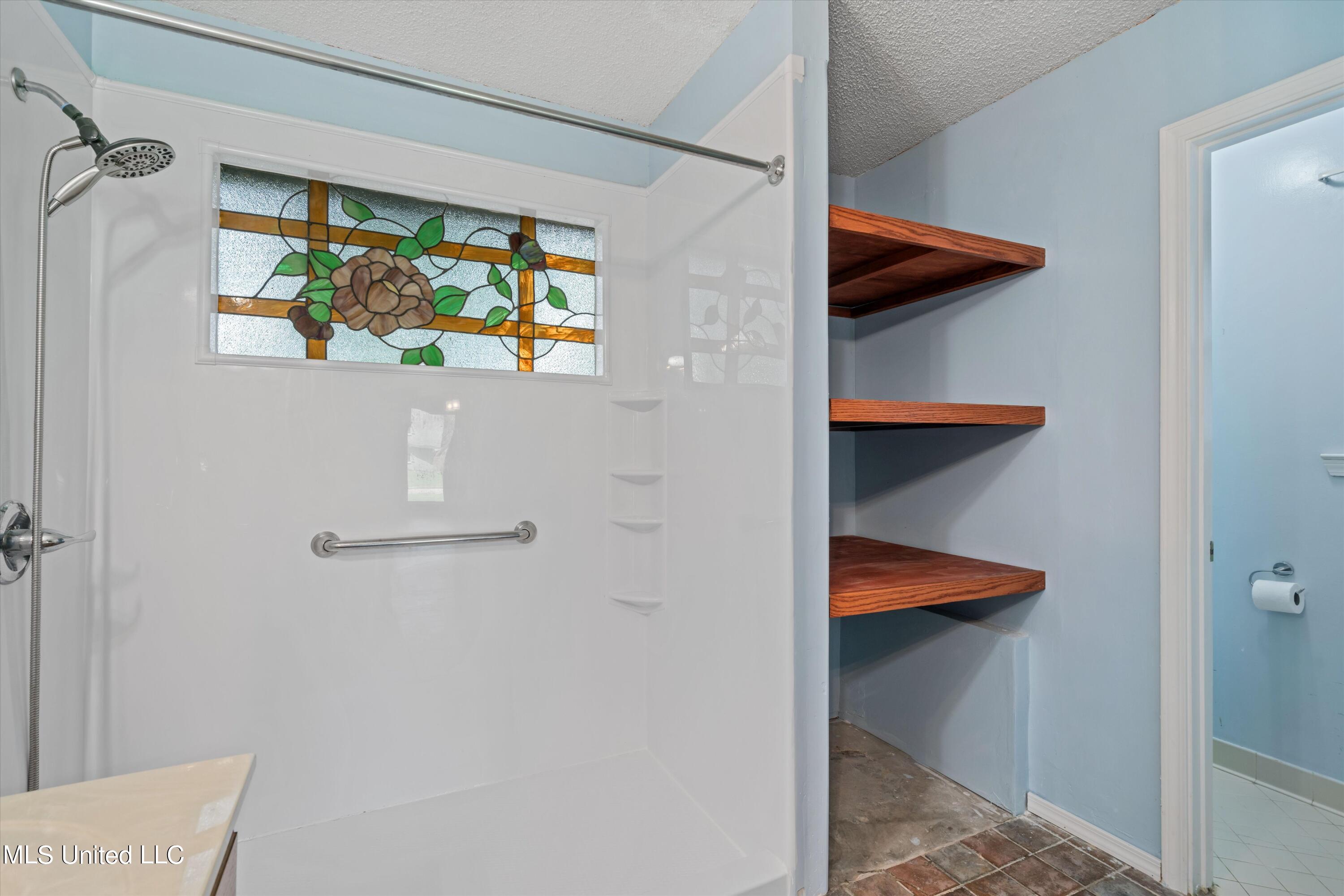 6915 Slash Pine Drive