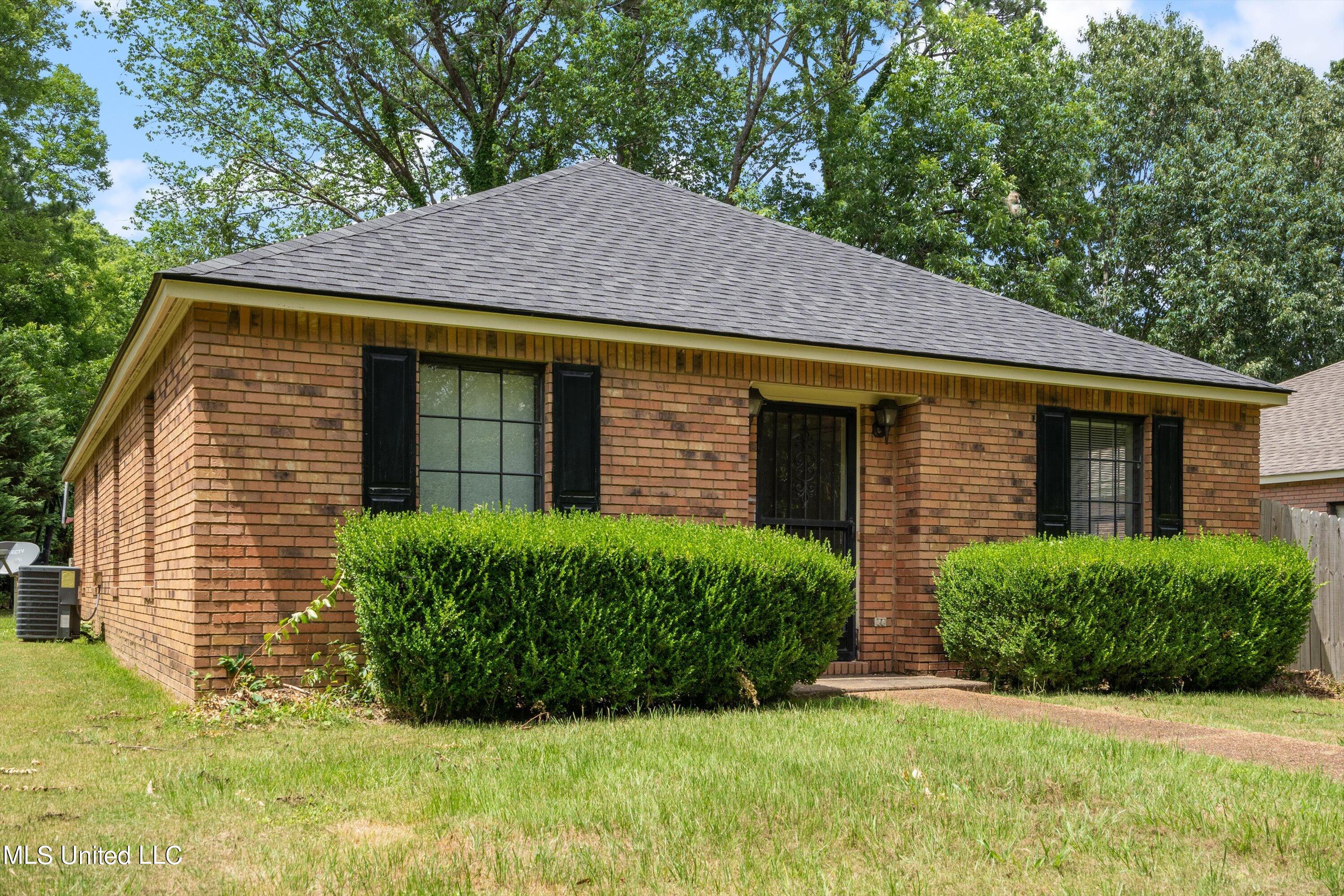 212 Circle Gate Drive