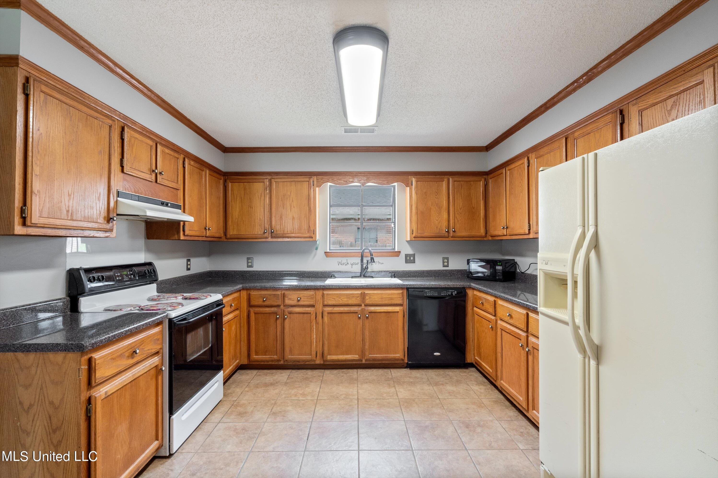 212 Circle Gate Drive