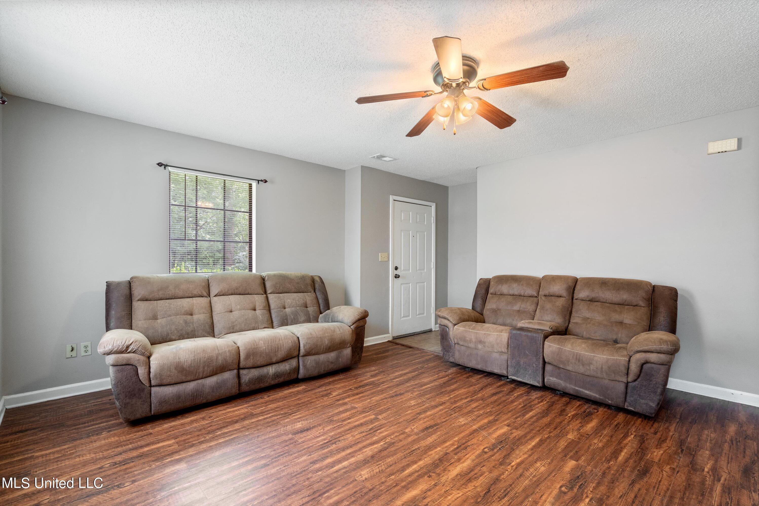 212 Circle Gate Drive