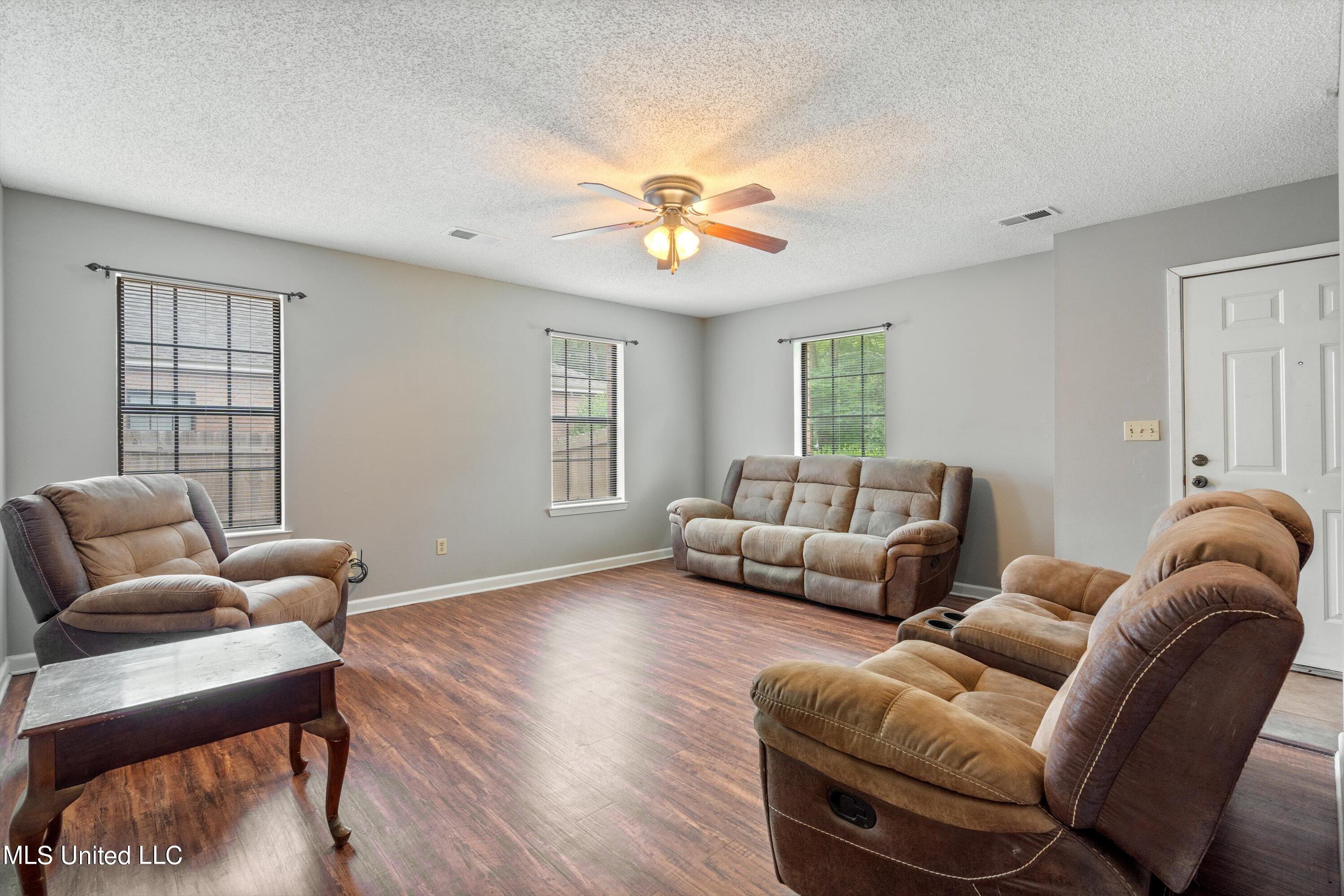 212 Circle Gate Drive