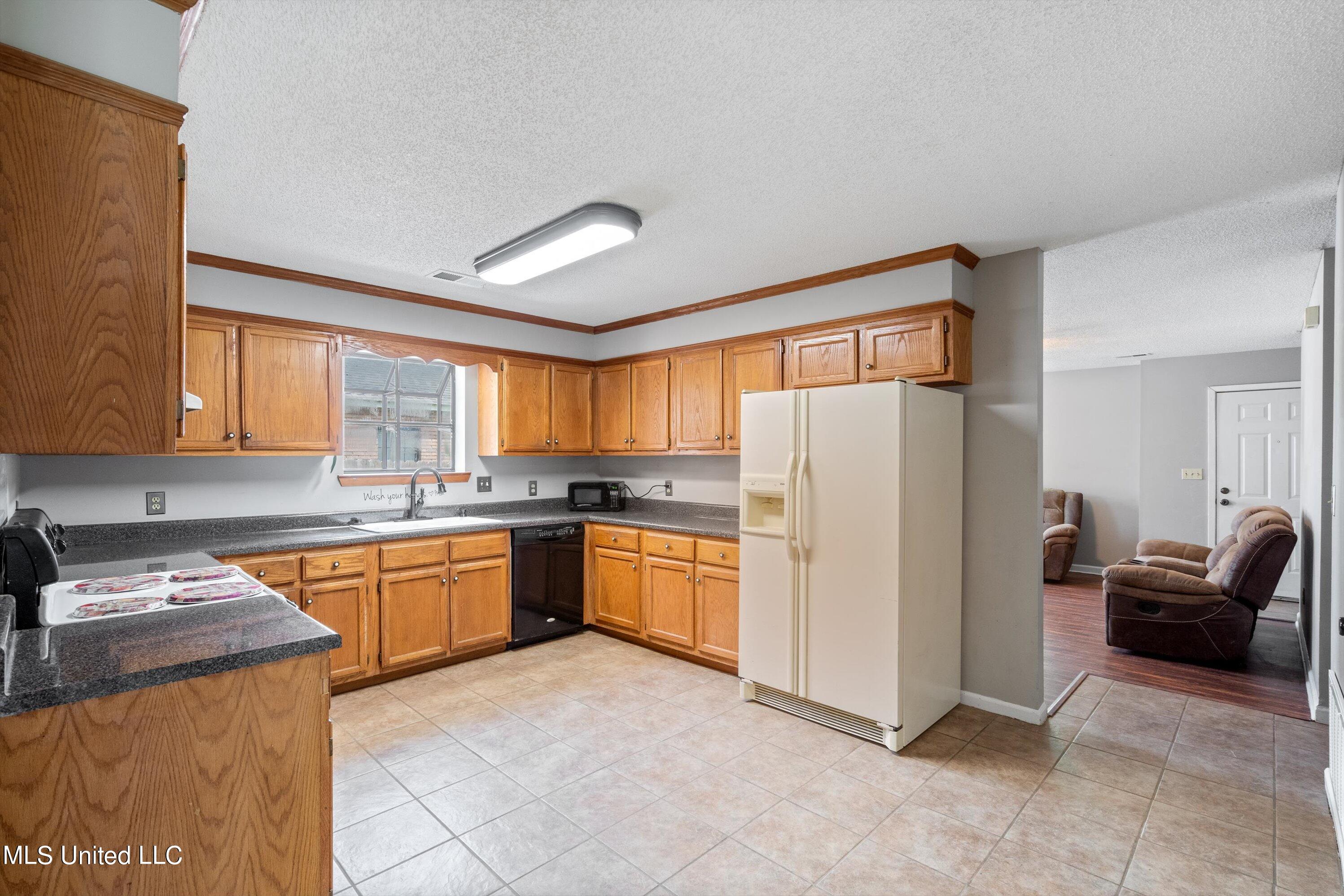 212 Circle Gate Drive