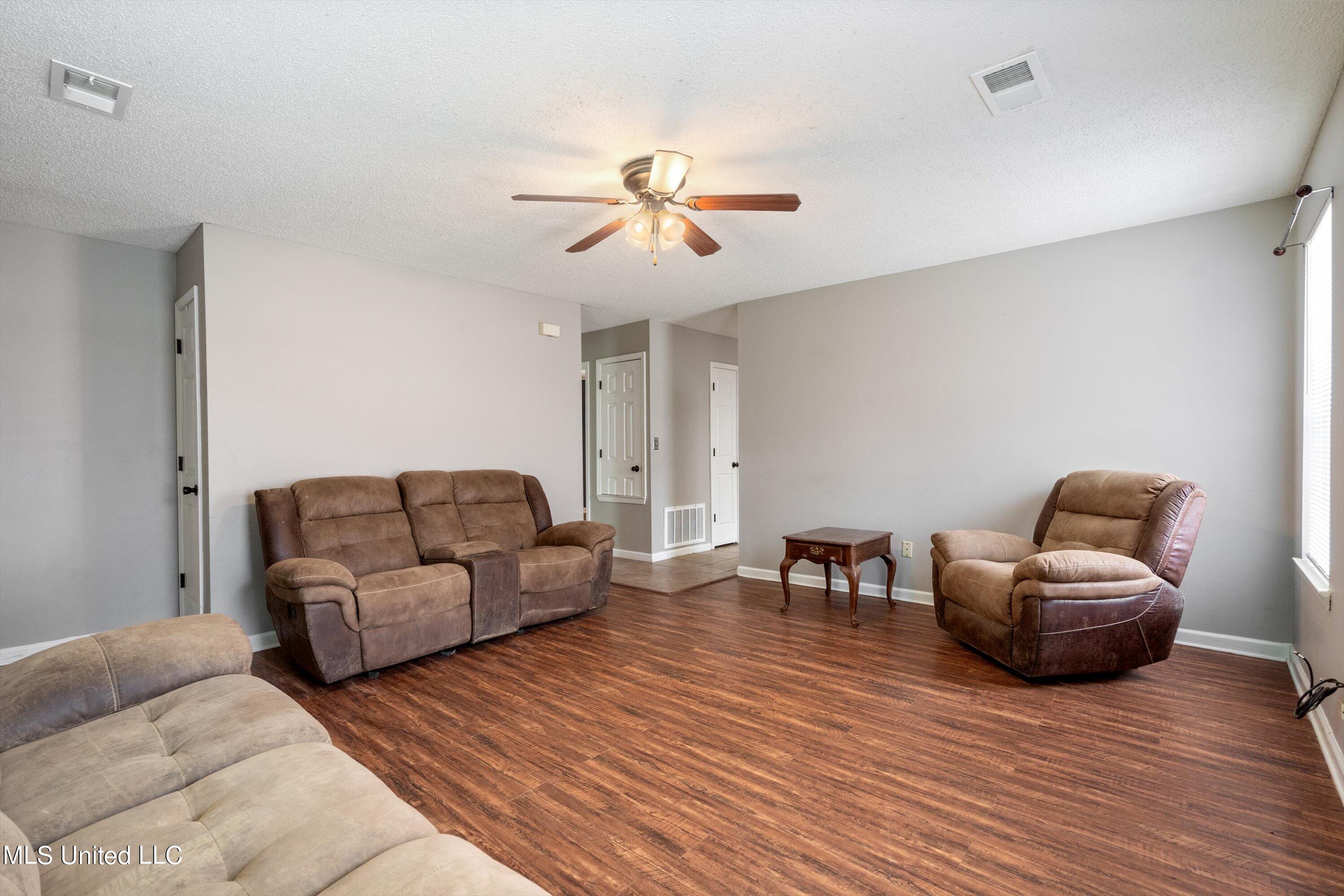 212 Circle Gate Drive