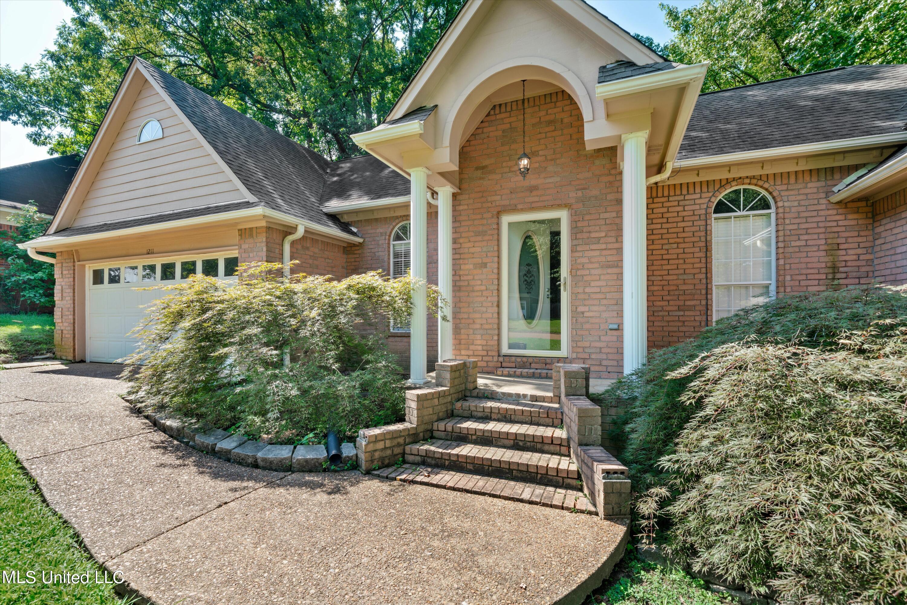 1211 S Carriage Drive