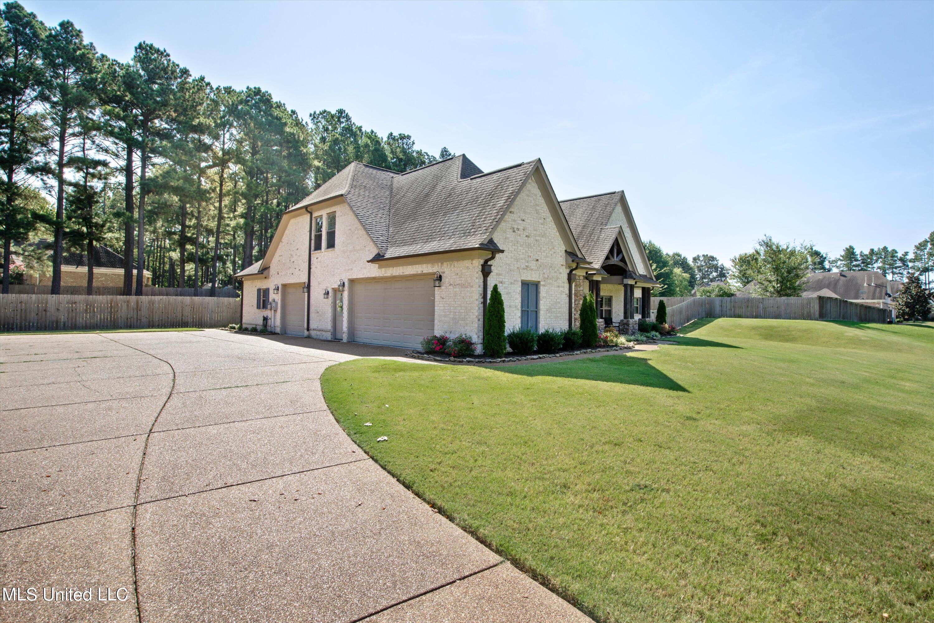 5474 New Pointe Drive