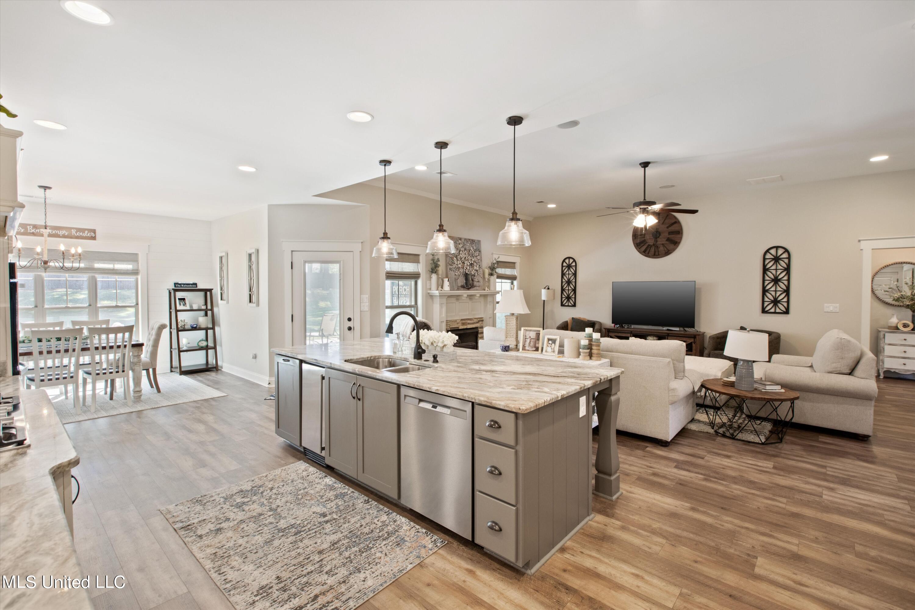 5474 New Pointe Drive