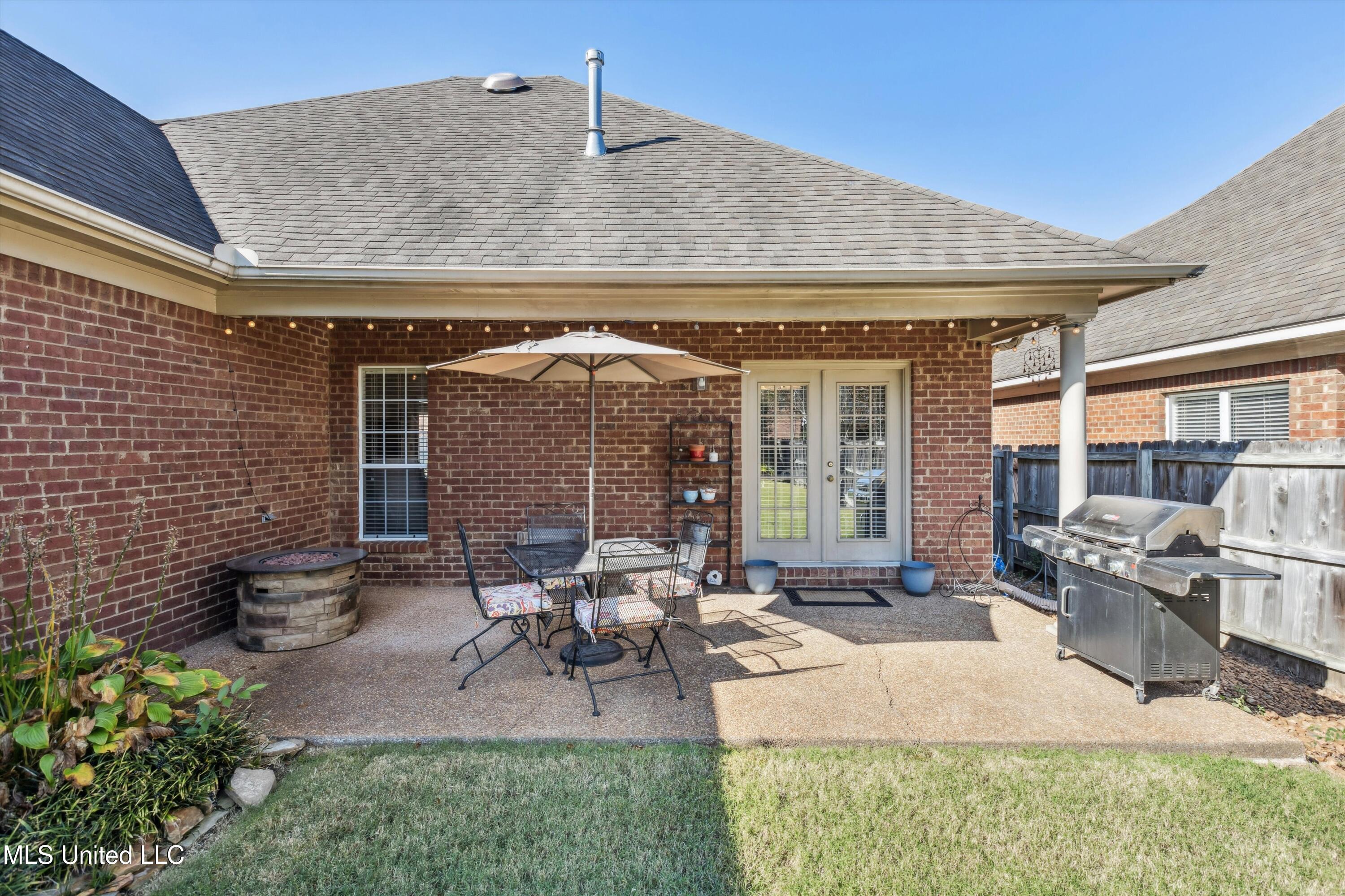 4504 Graystone Drive