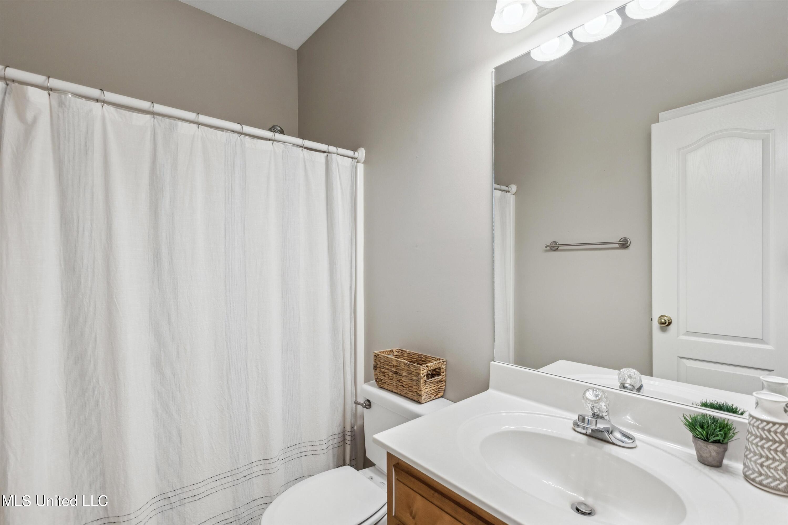 4504 Graystone Drive