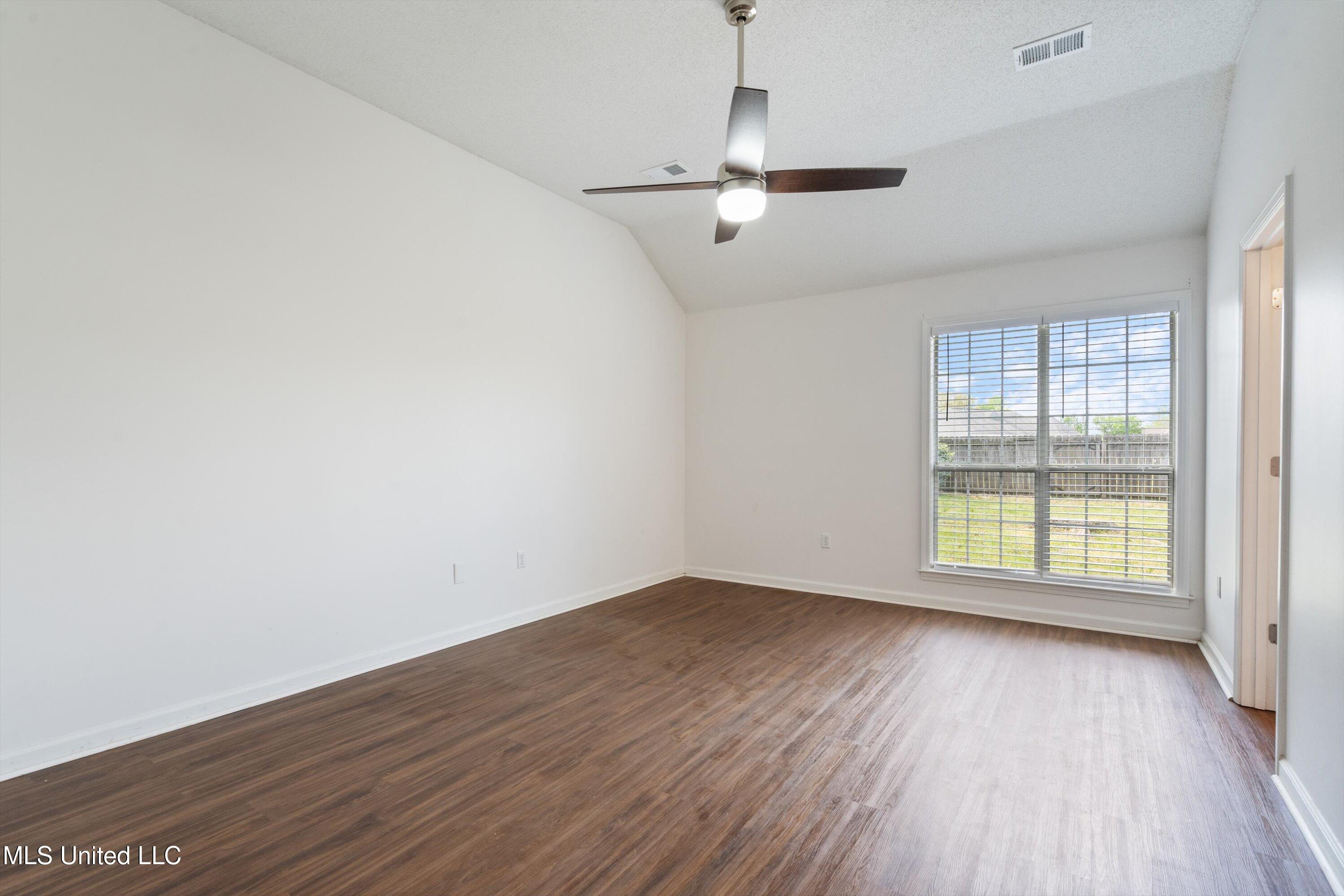 6279 Braybourne Main