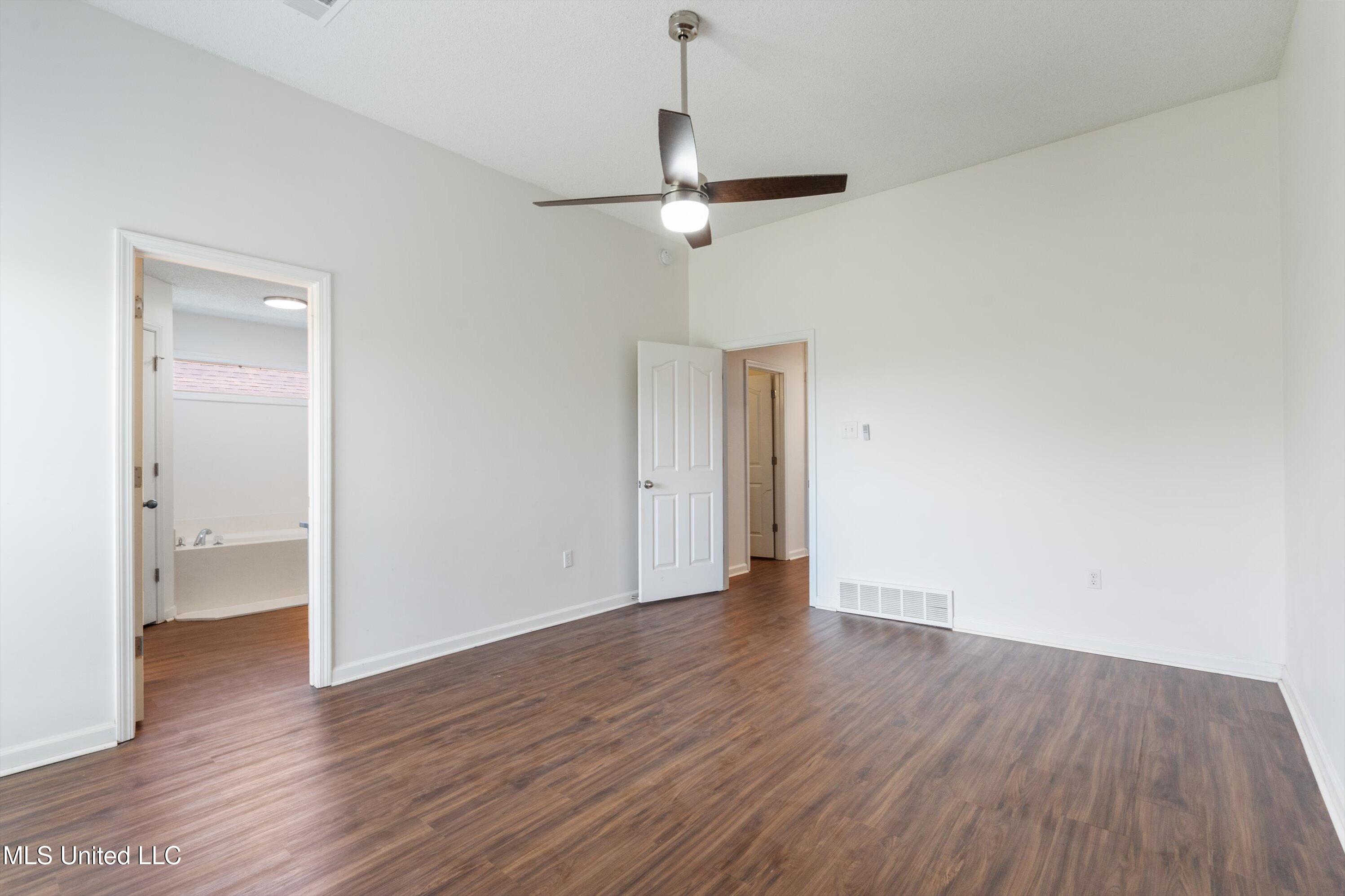 6279 Braybourne Main