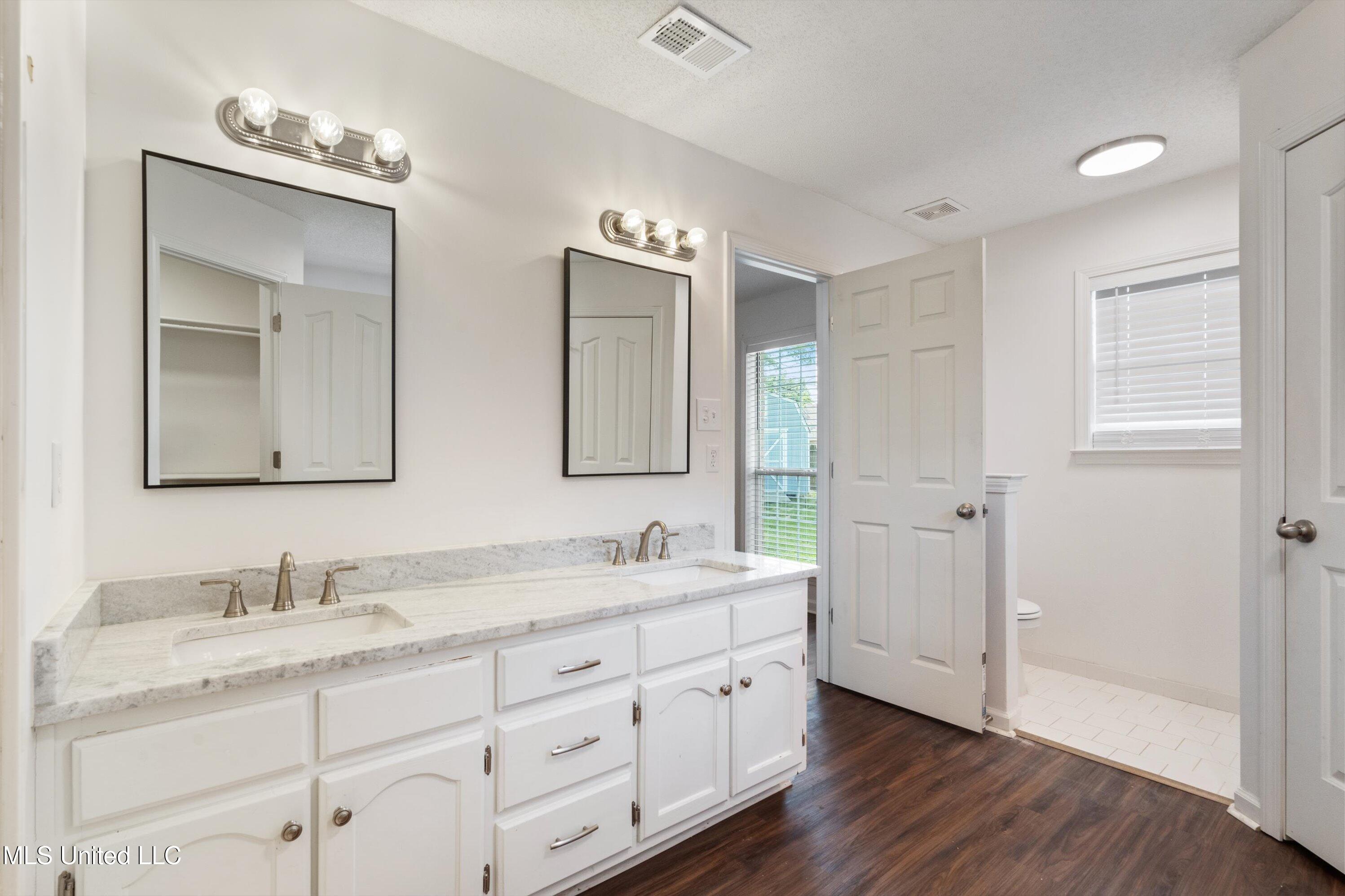 6279 Braybourne Main