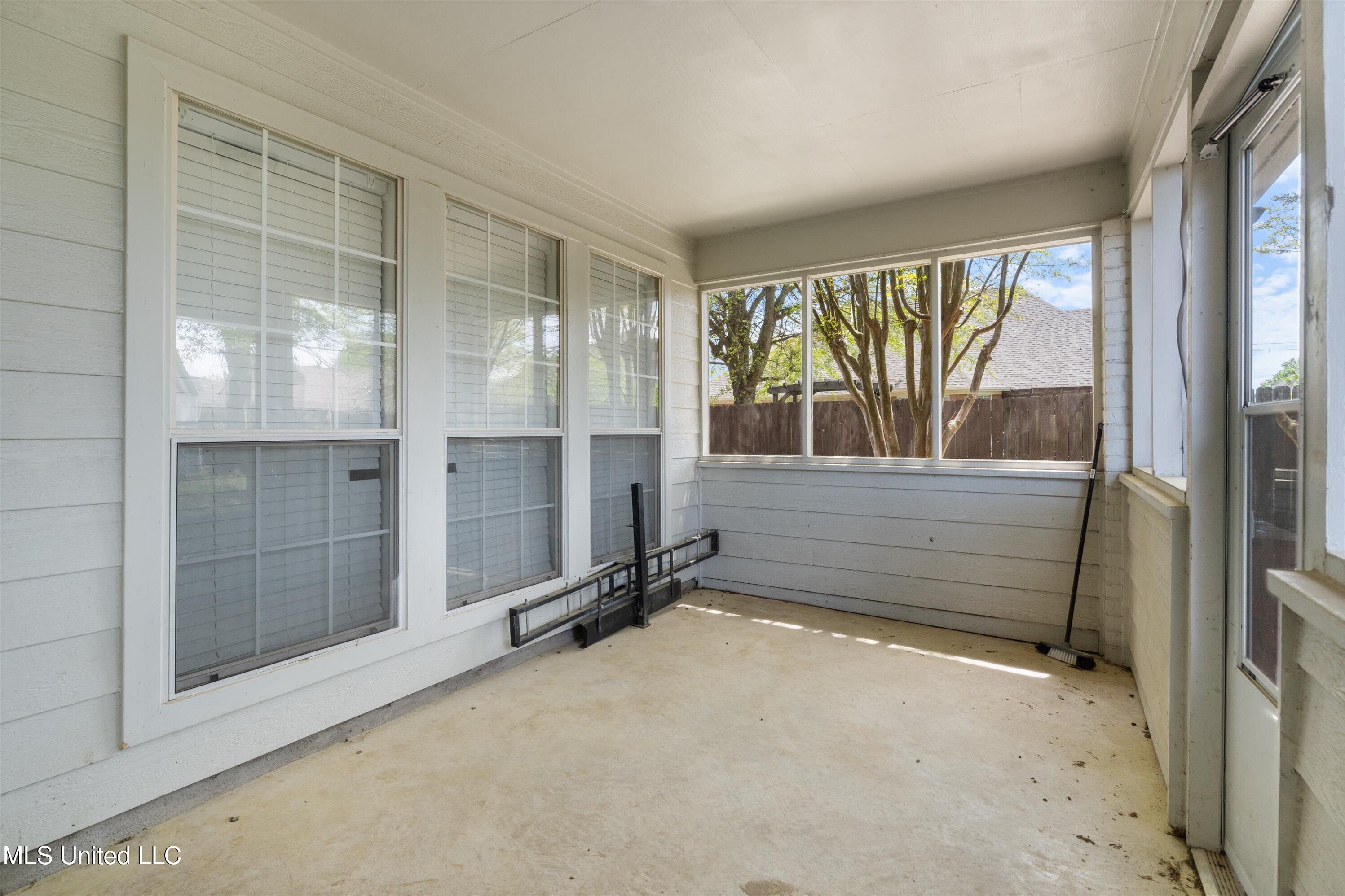 6279 Braybourne Main