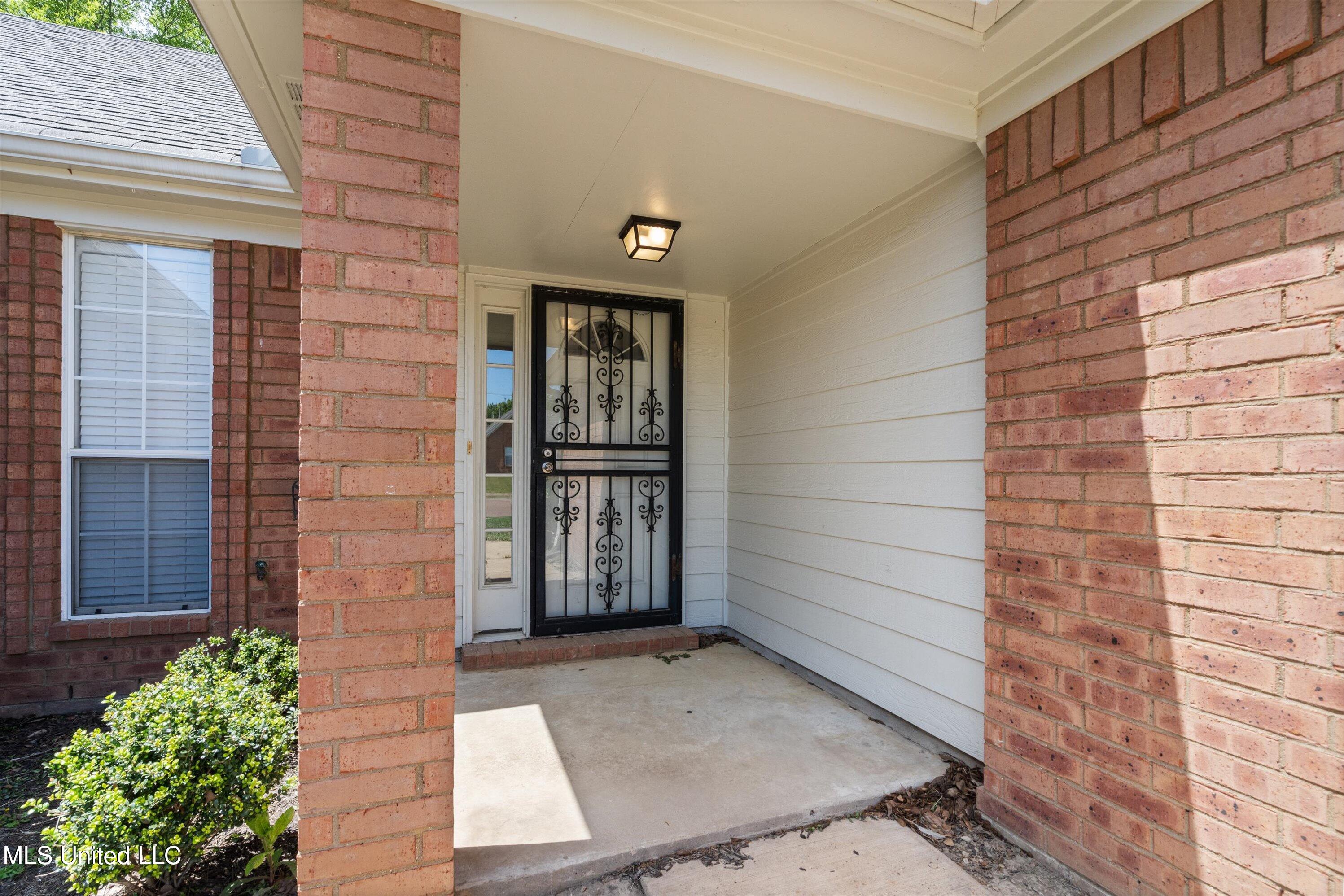 6279 Braybourne Main