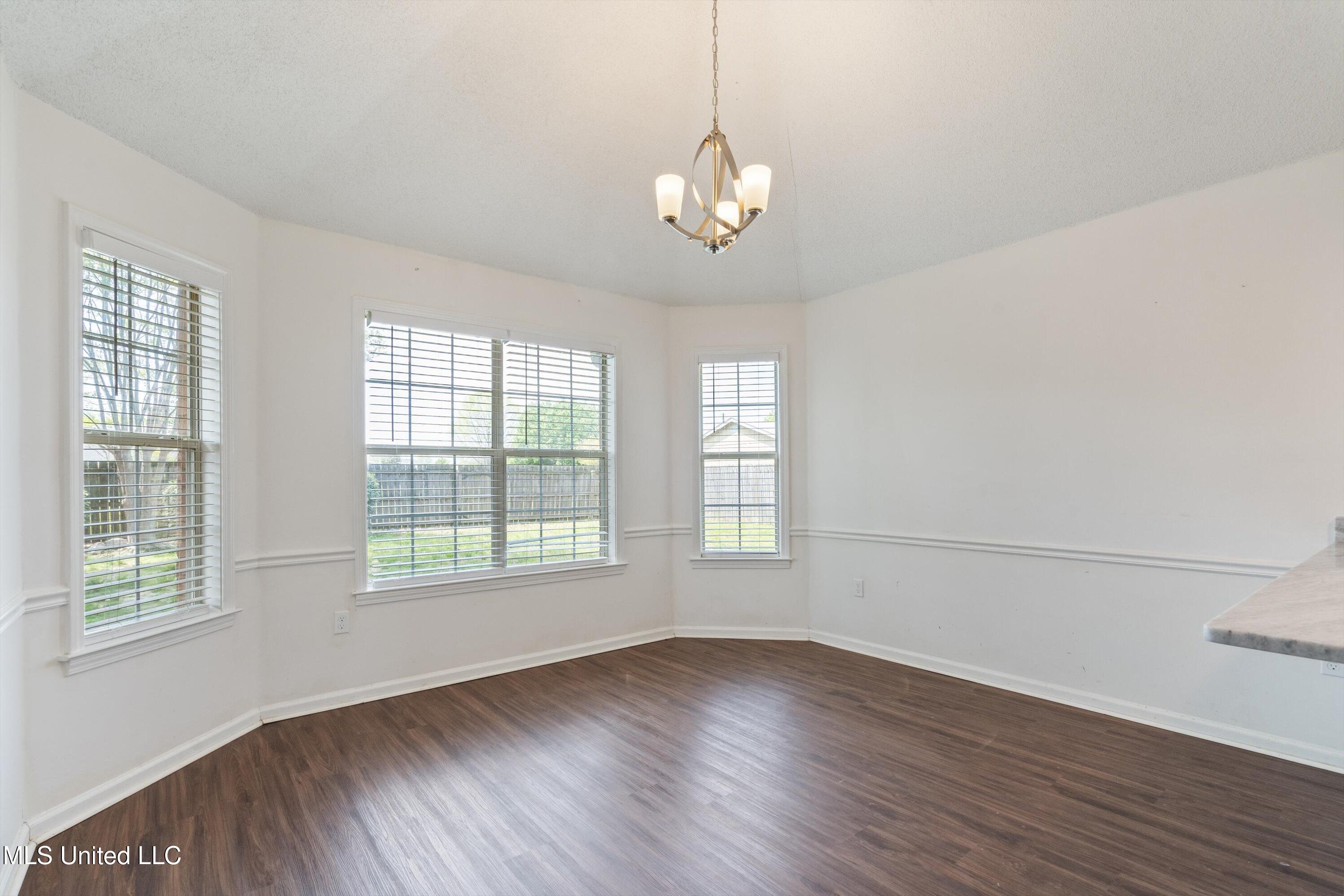 6279 Braybourne Main