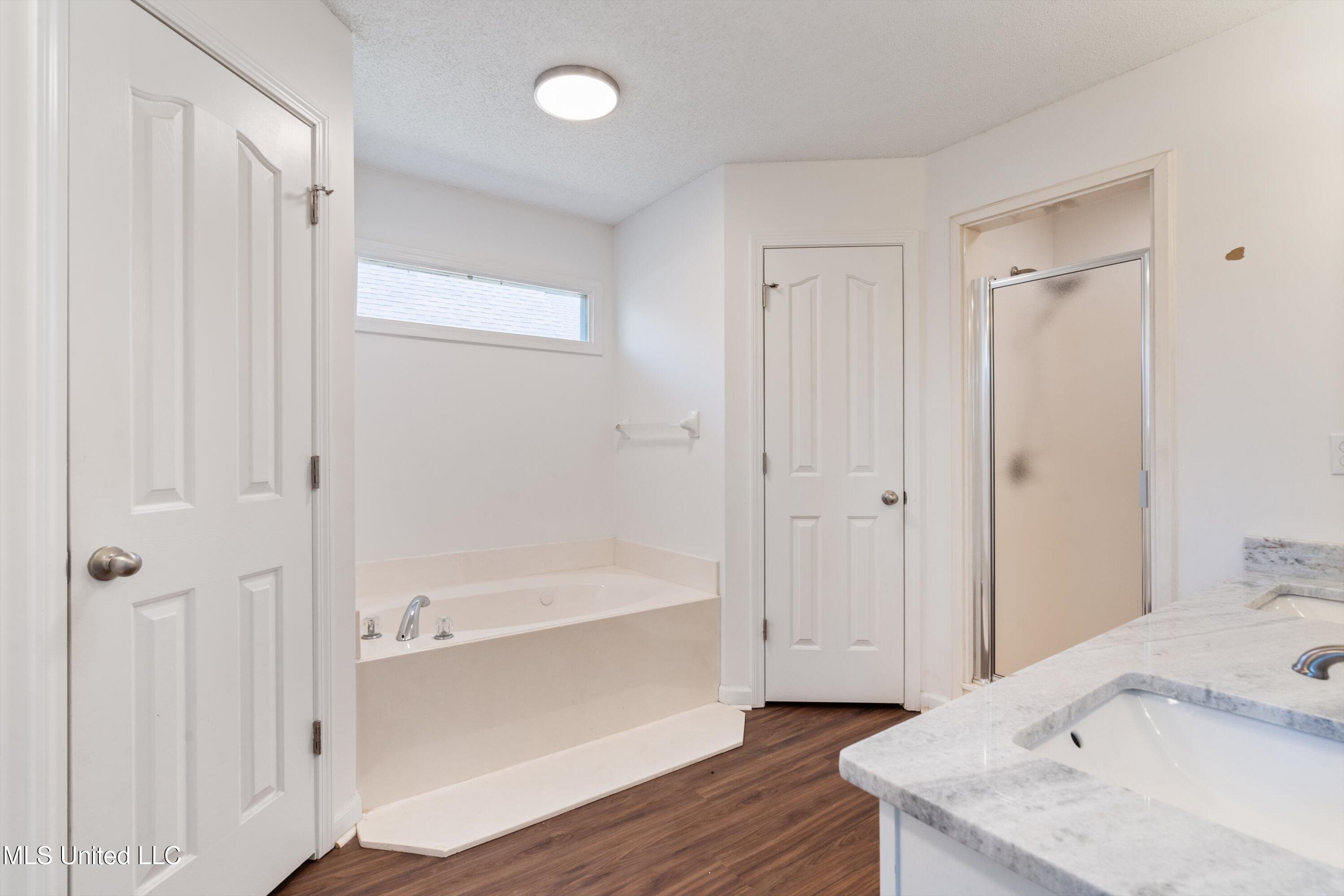 6279 Braybourne Main