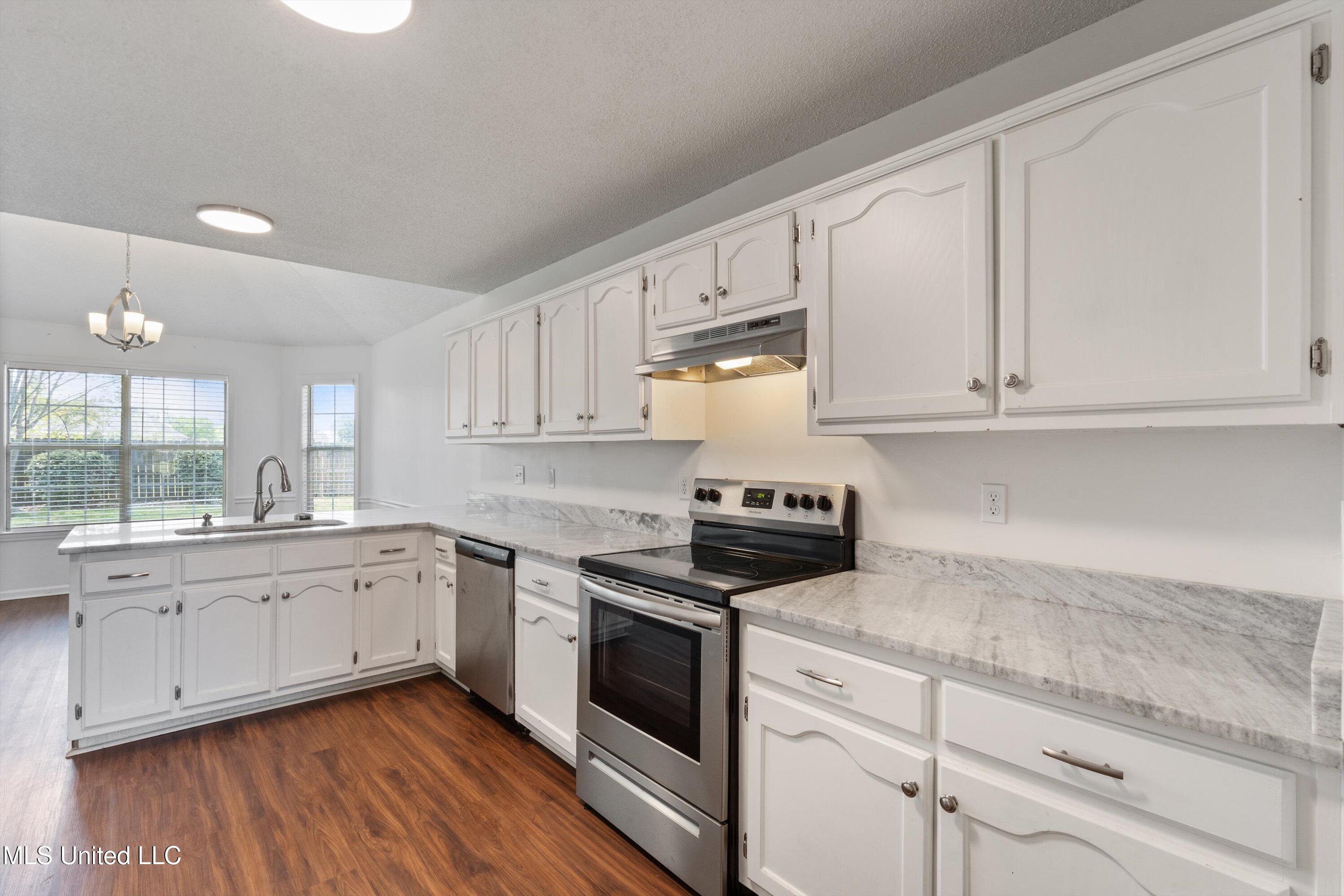 6279 Braybourne Main