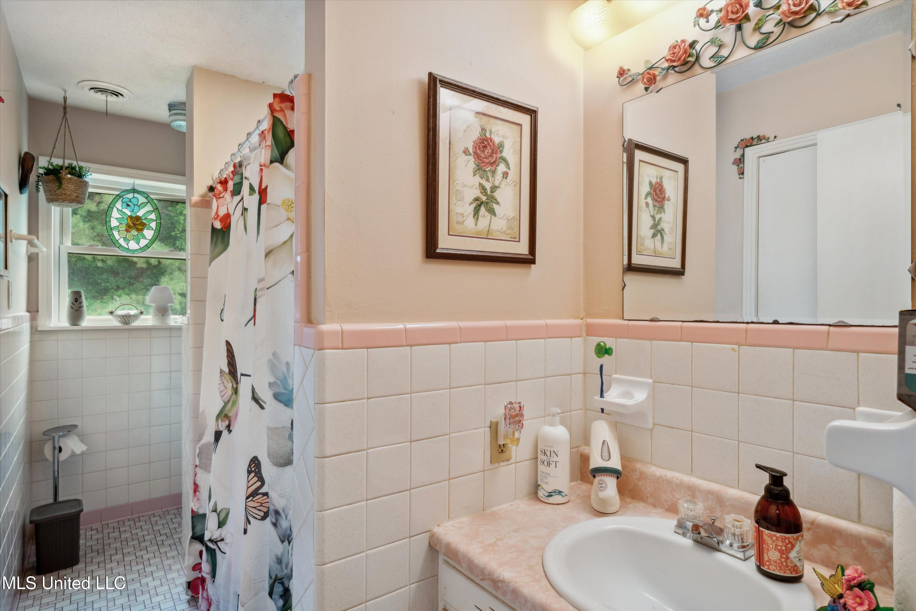 4701 S Old Highway 7 South