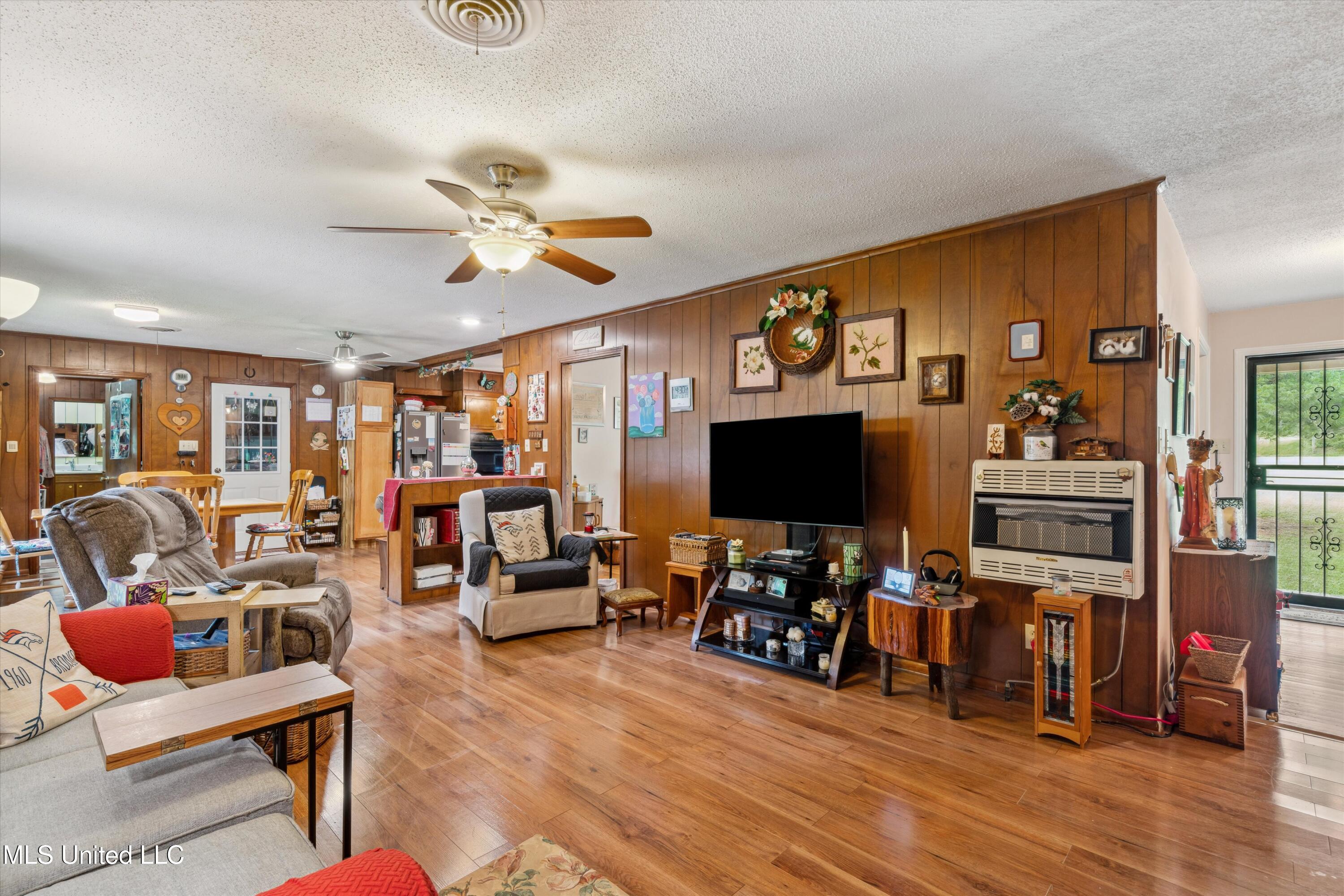 4701 S Old Highway 7 South