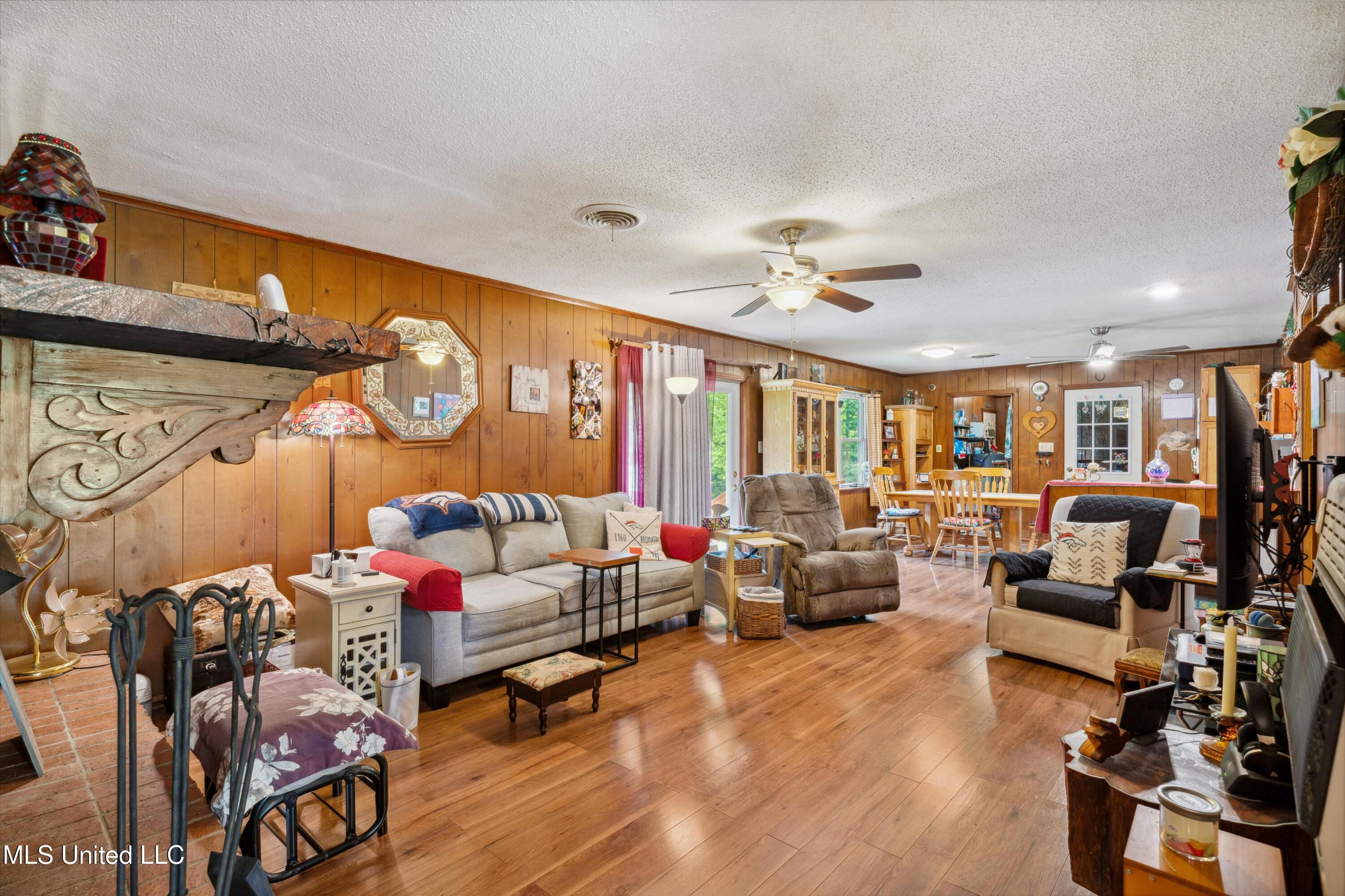 4701 S Old Highway 7 South