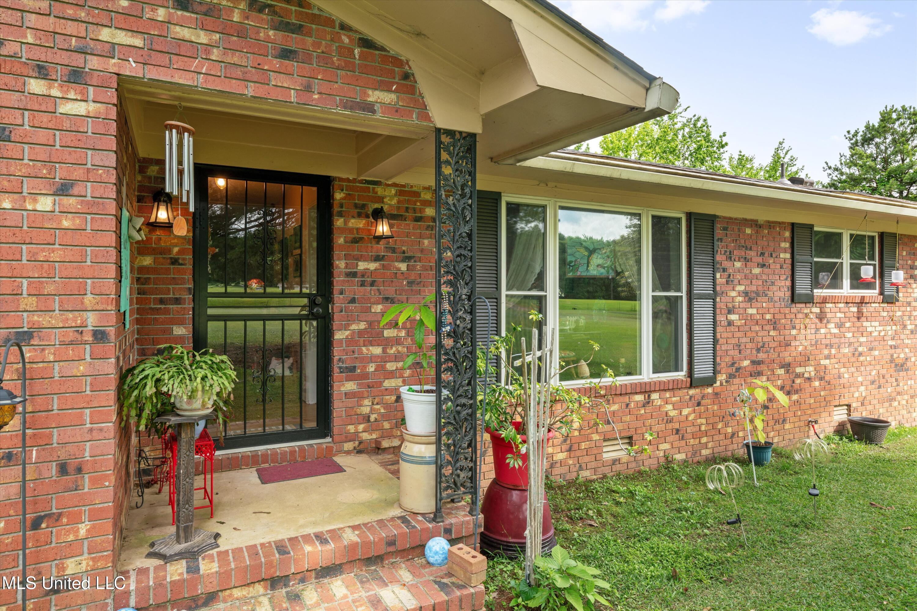 4701 S Old Highway 7 South