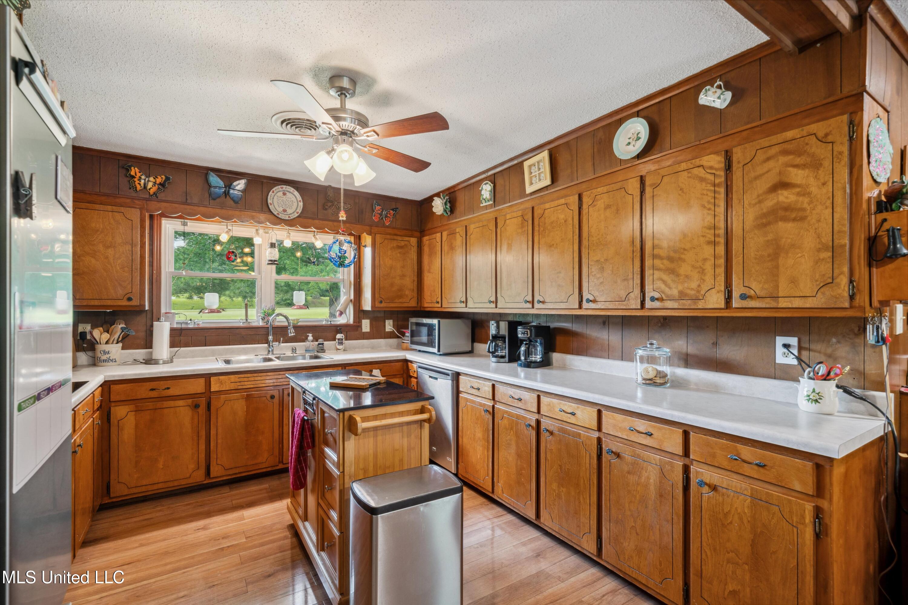 4701 S Old Highway 7 South