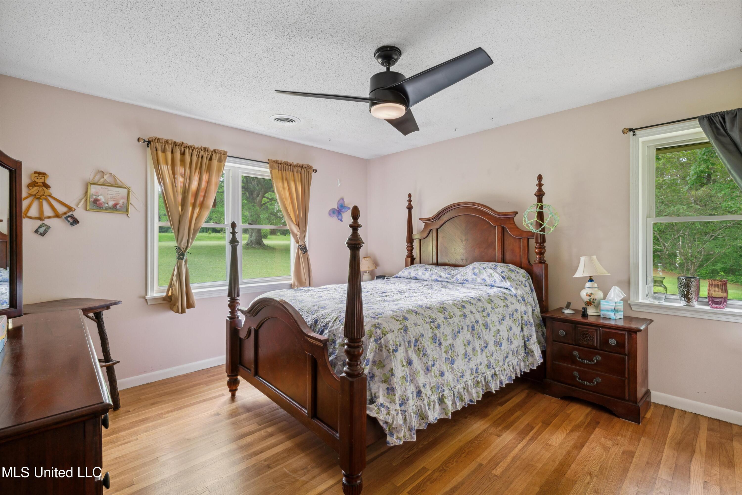 4701 S Old Highway 7 South