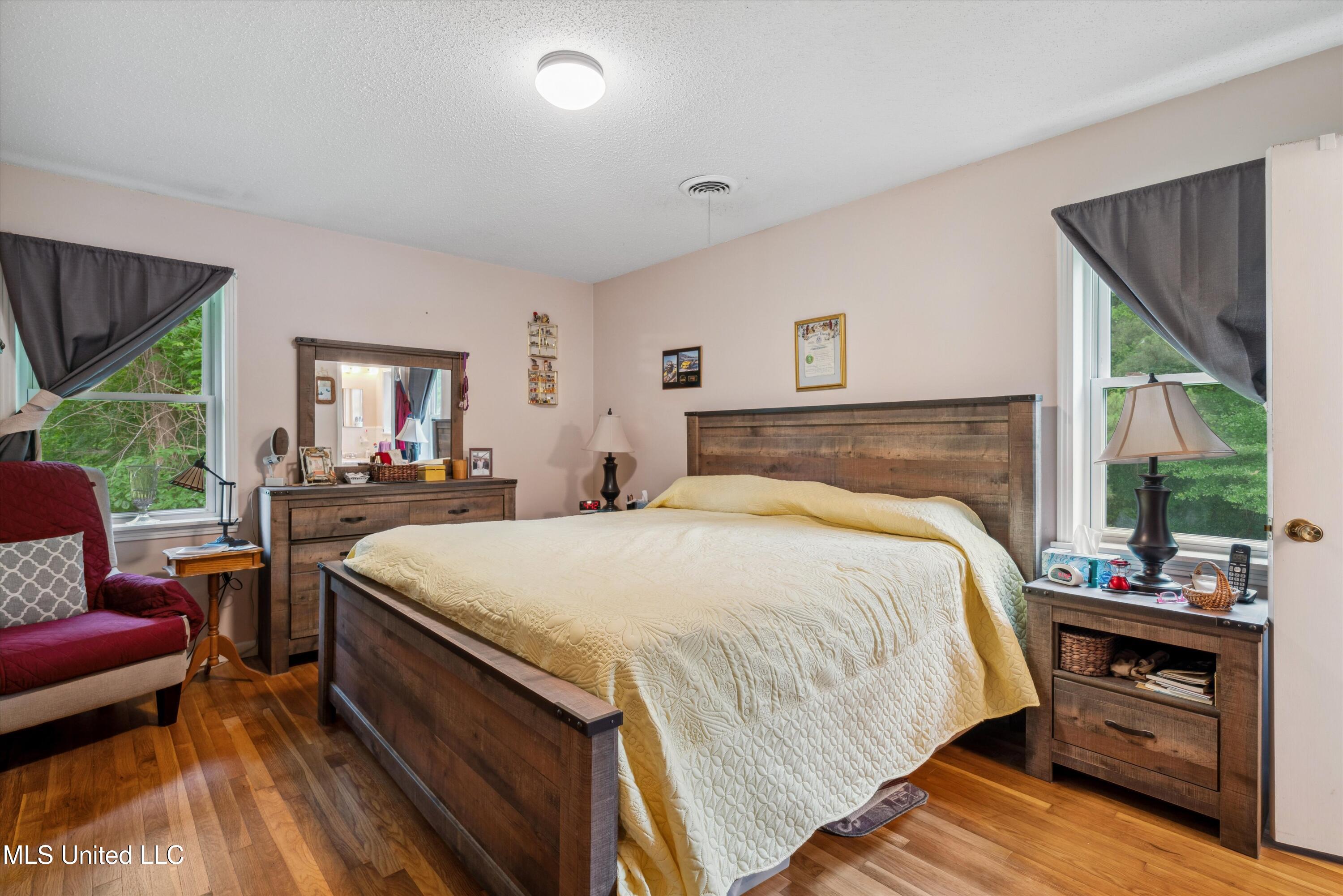 4701 S Old Highway 7 South