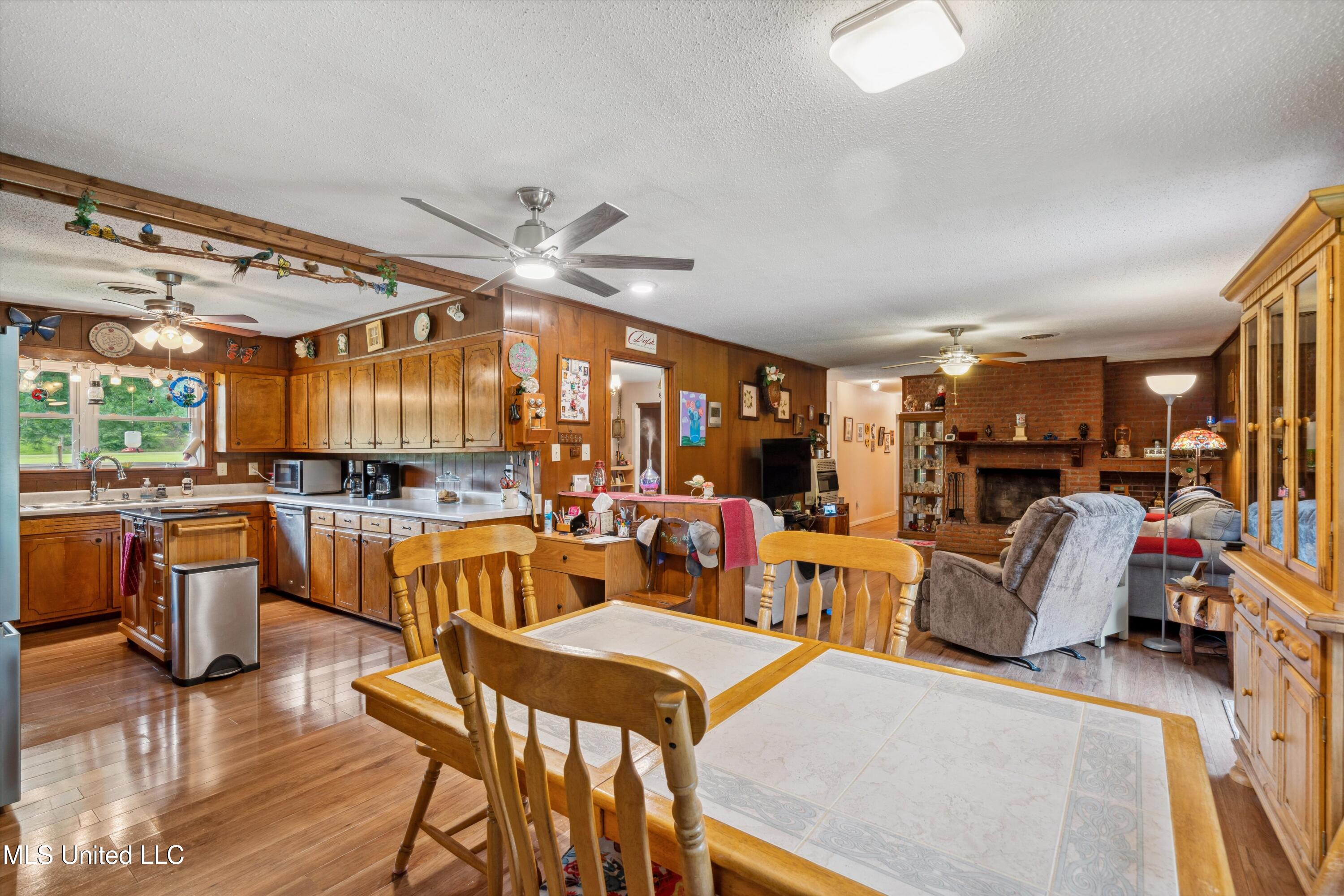 4701 S Old Highway 7 South