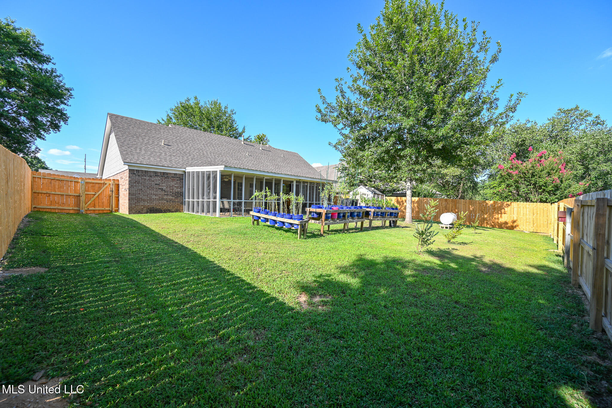 1367 N Pendulum Drive