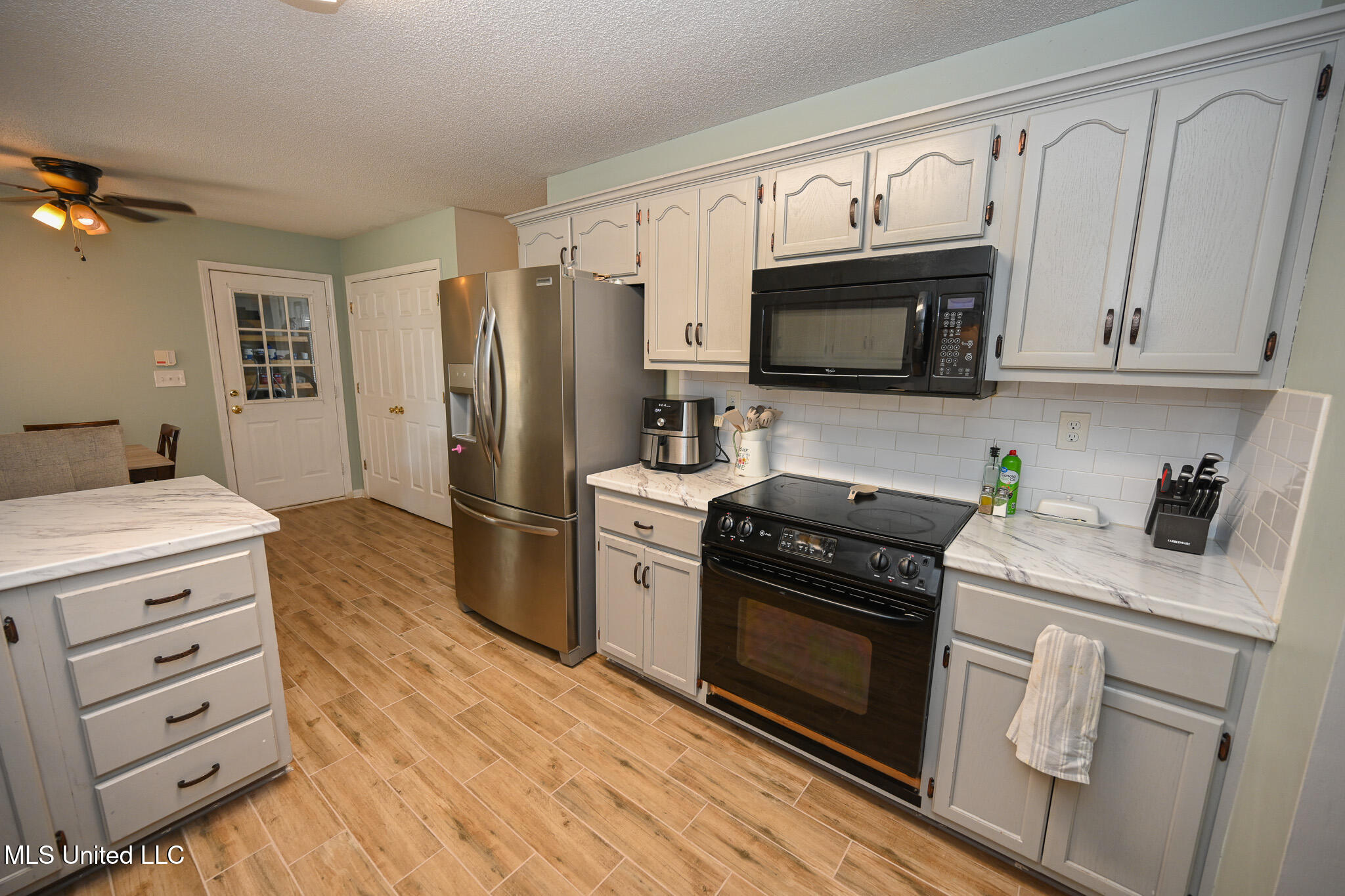 1367 N Pendulum Drive