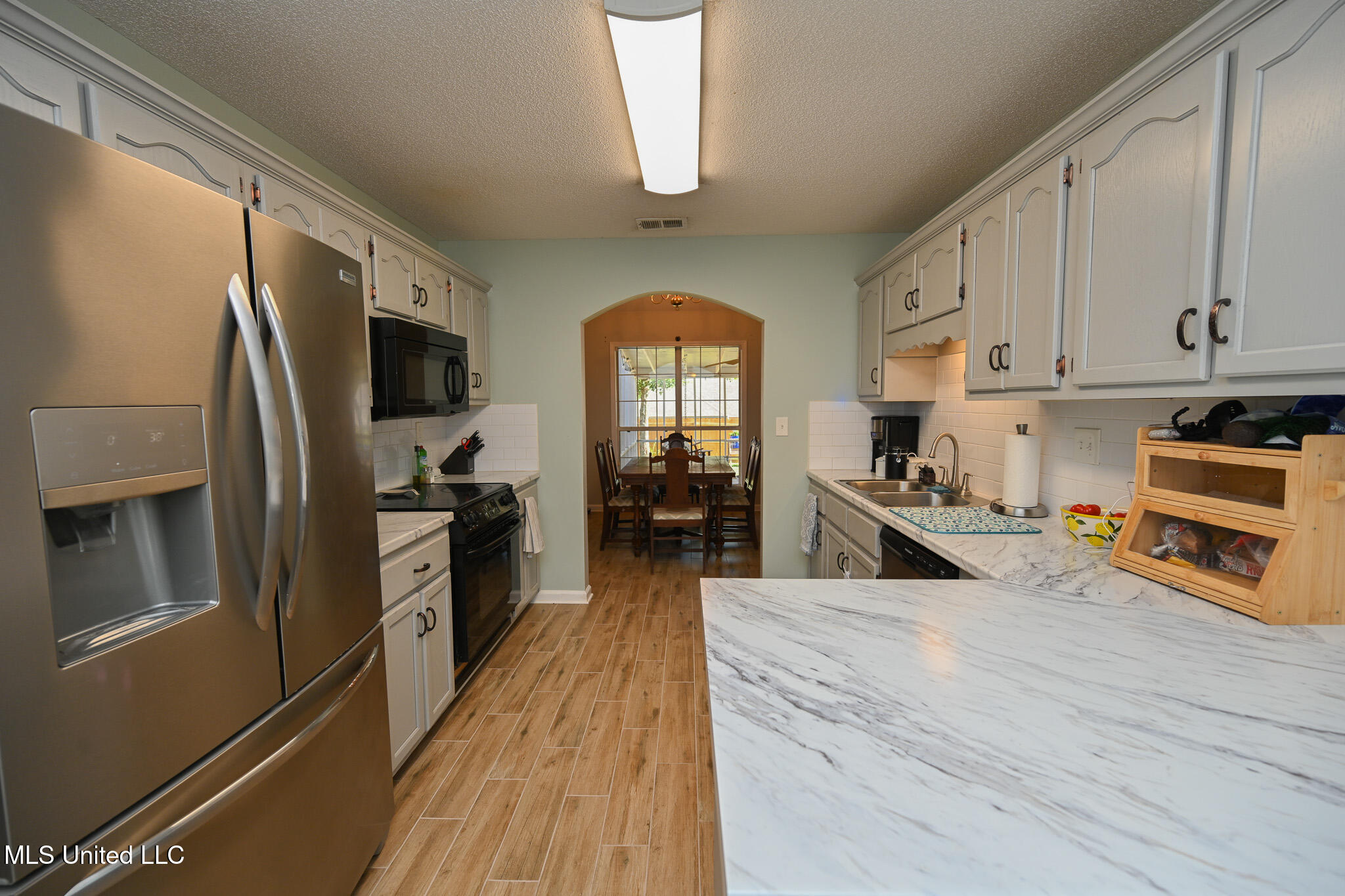 1367 N Pendulum Drive