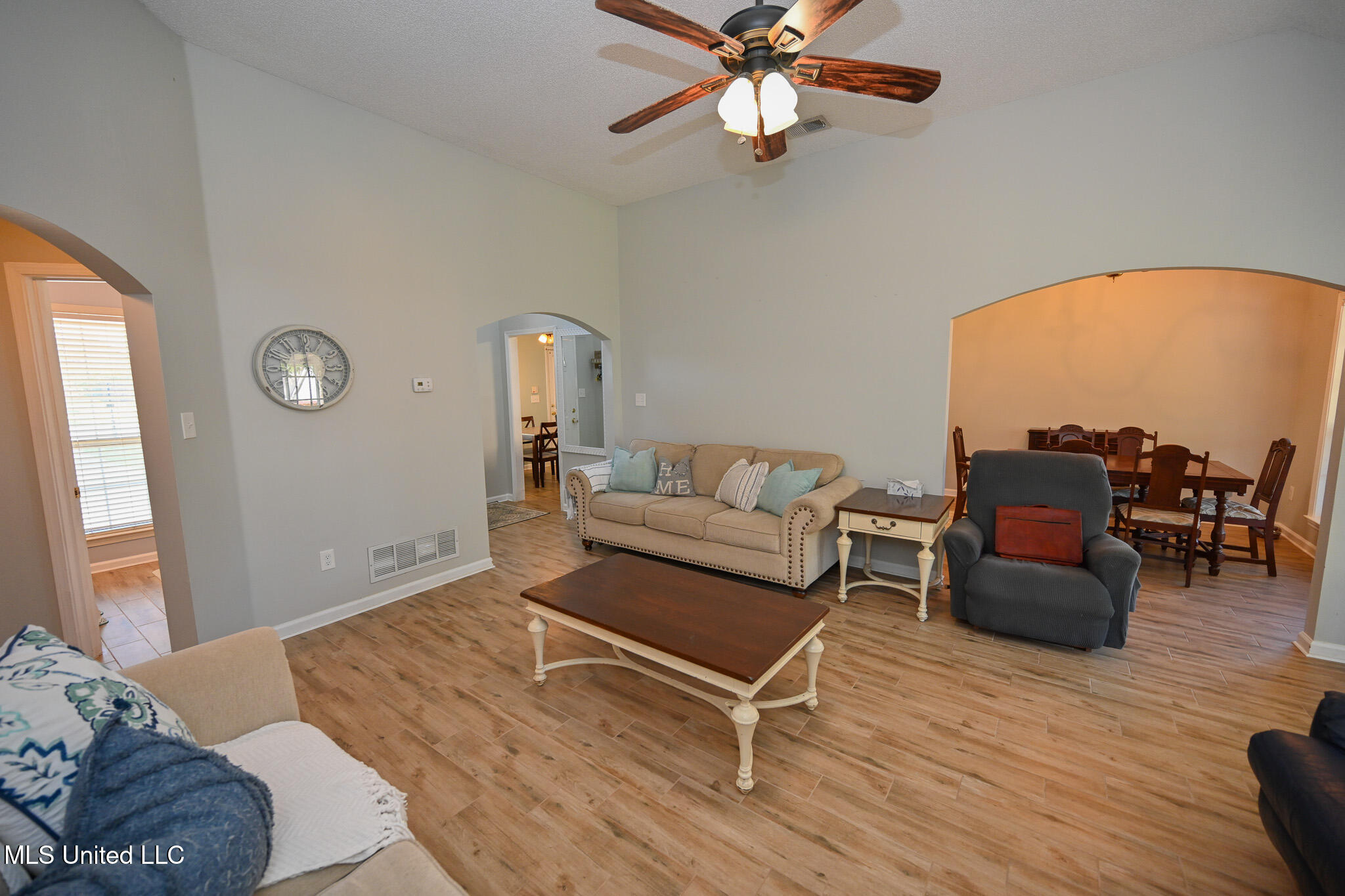 1367 N Pendulum Drive