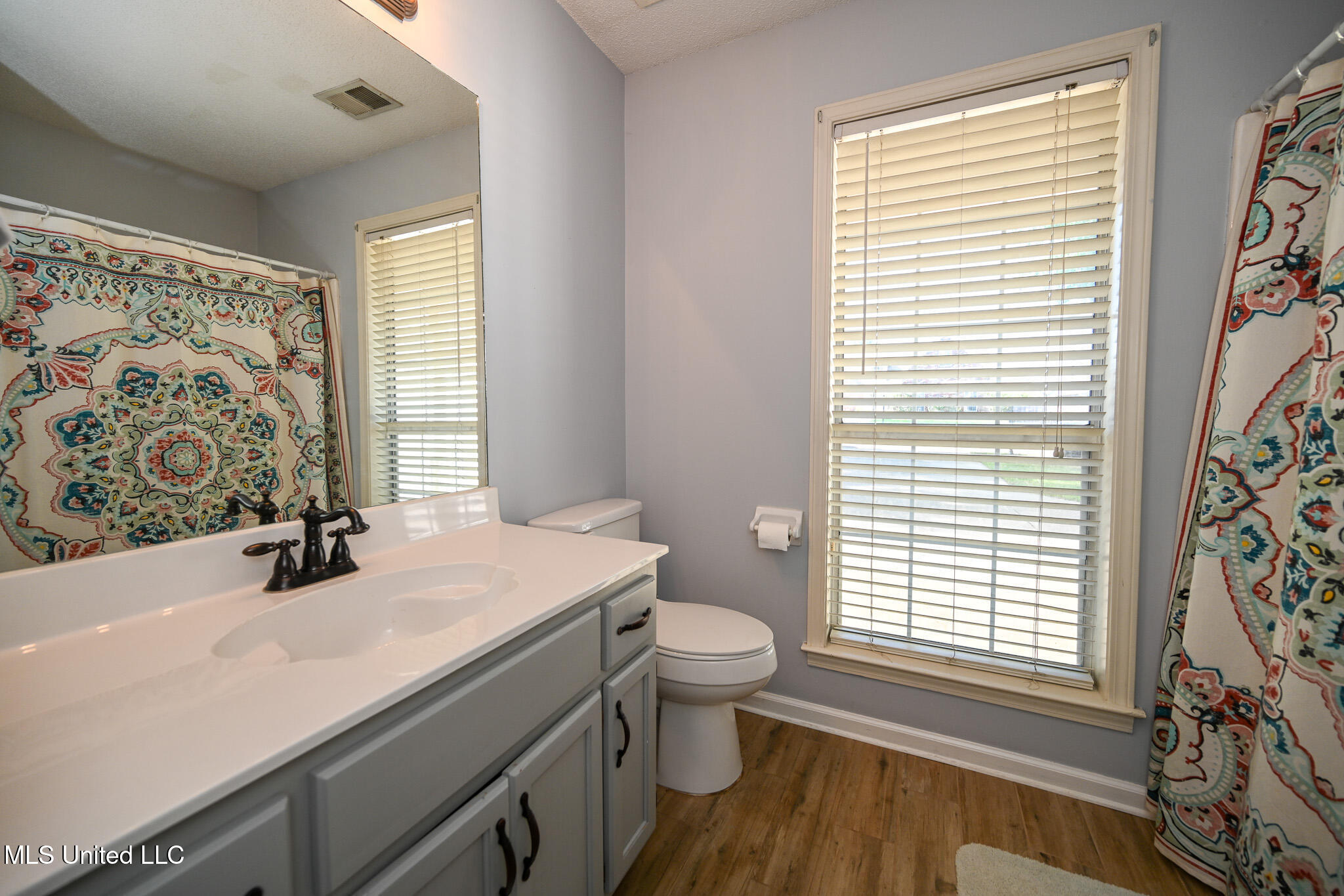 1367 N Pendulum Drive