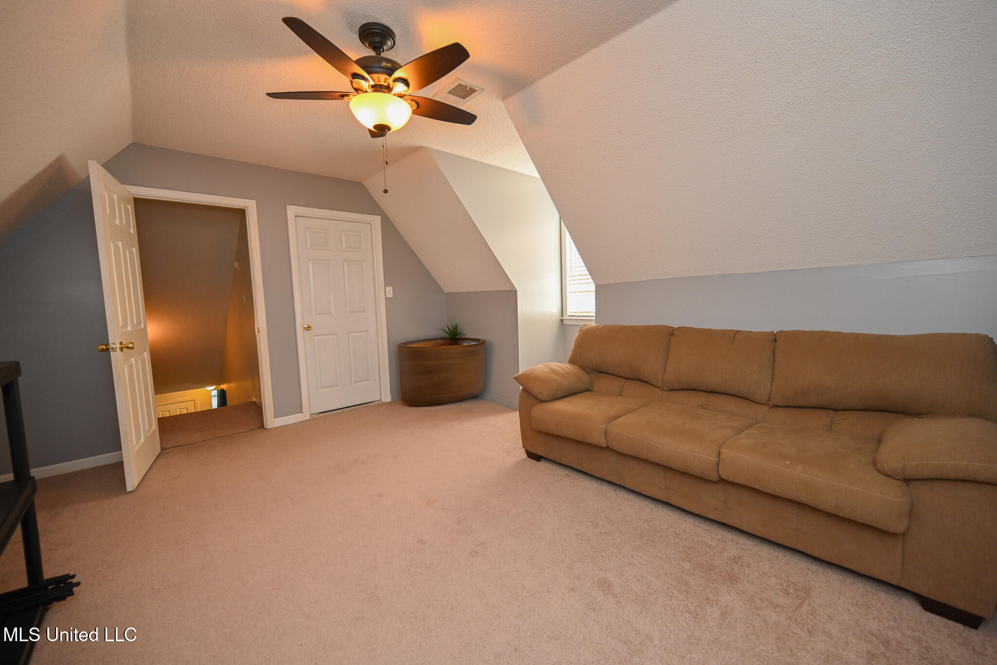 1367 N Pendulum Drive