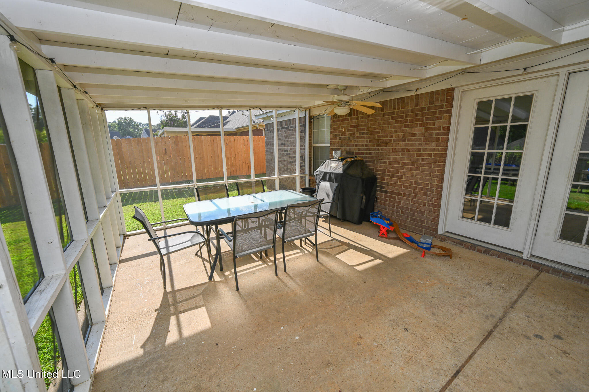 1367 N Pendulum Drive