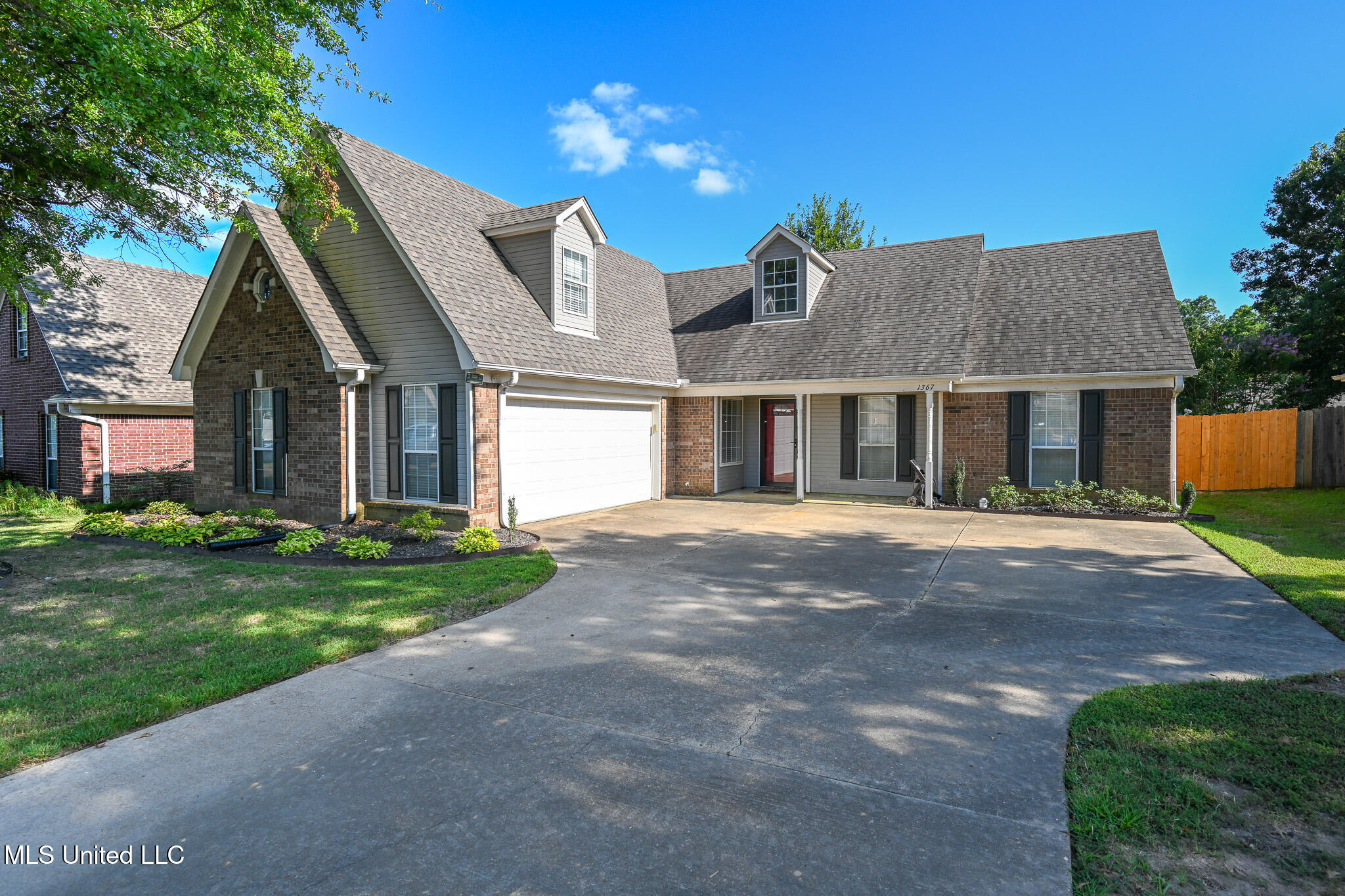 1367 N Pendulum Drive