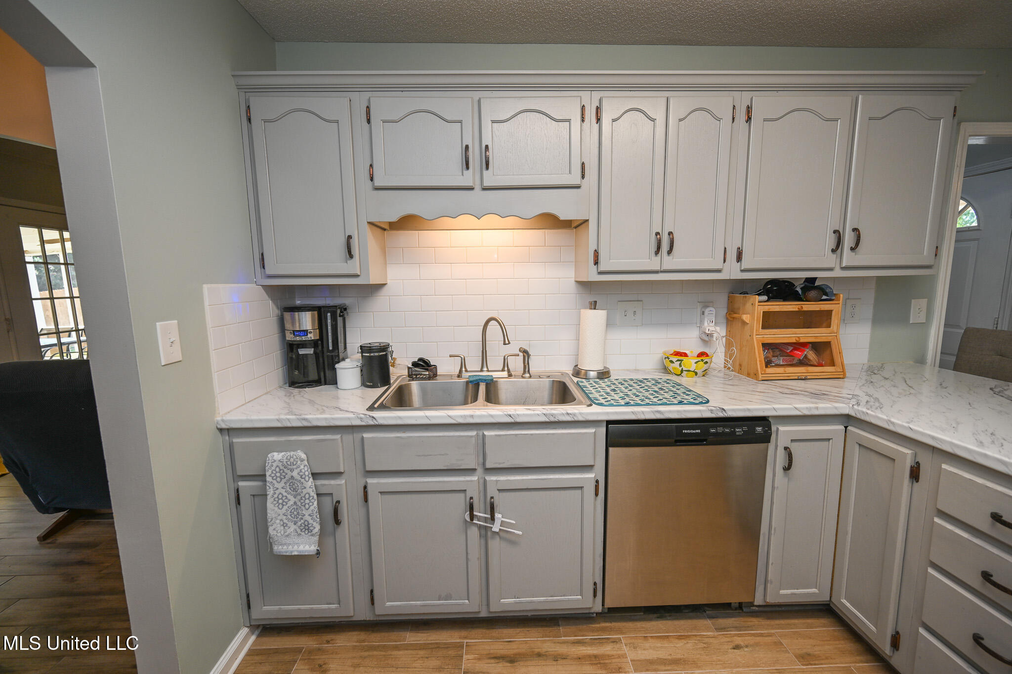 1367 N Pendulum Drive