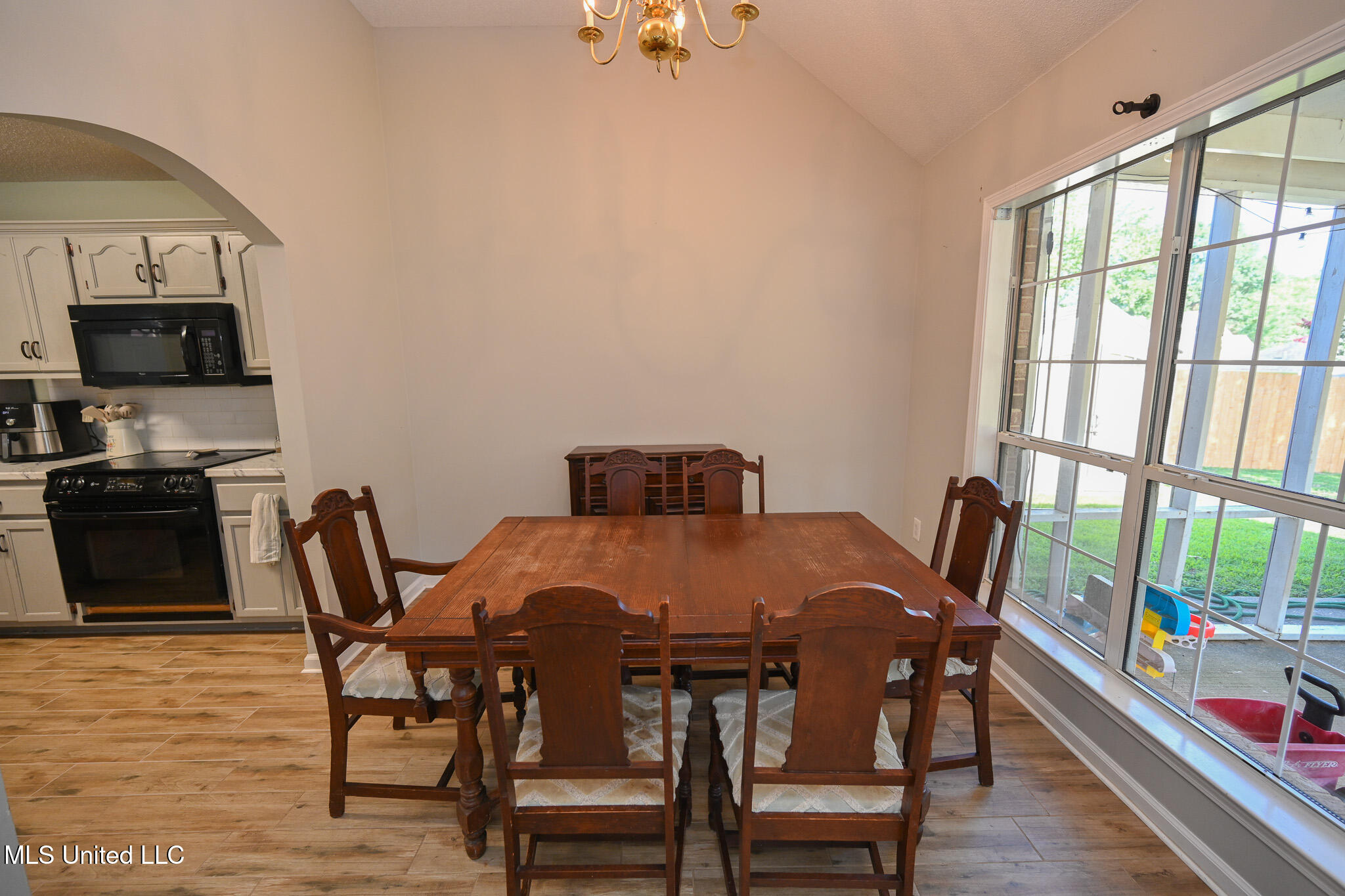 1367 N Pendulum Drive