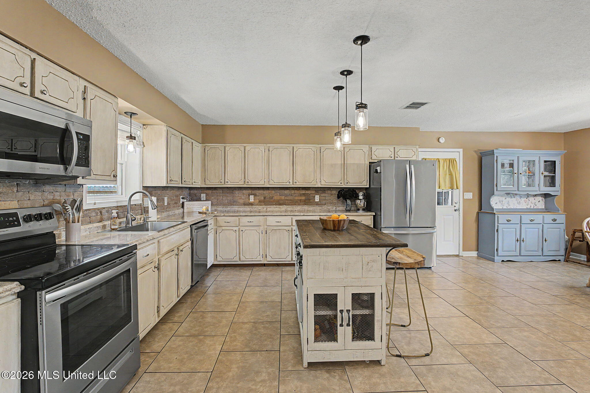 2125 Swinnea Road