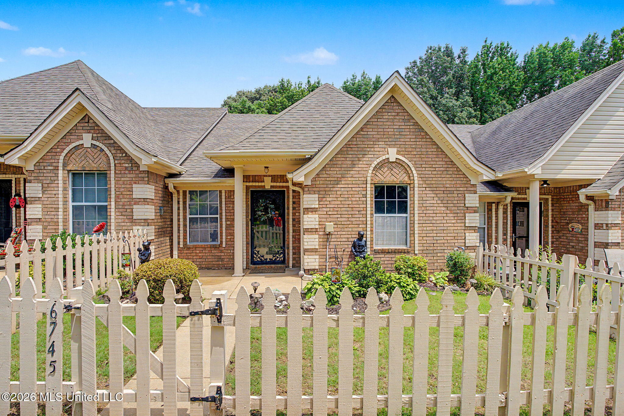 6745 Beaumont Circle