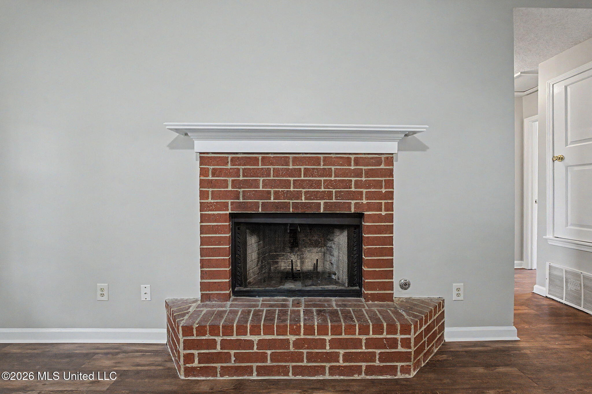 2561 Winwood Cove