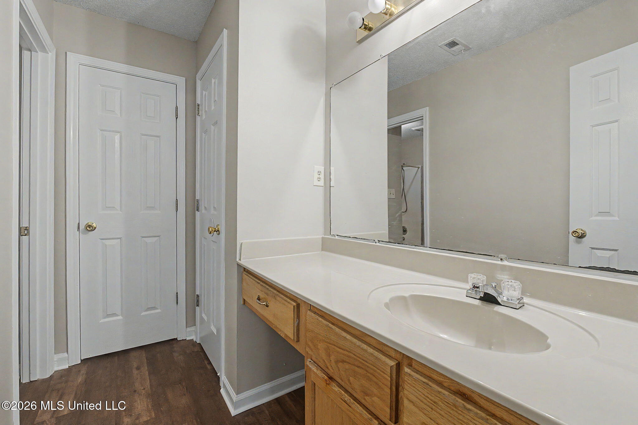 2561 Winwood Cove