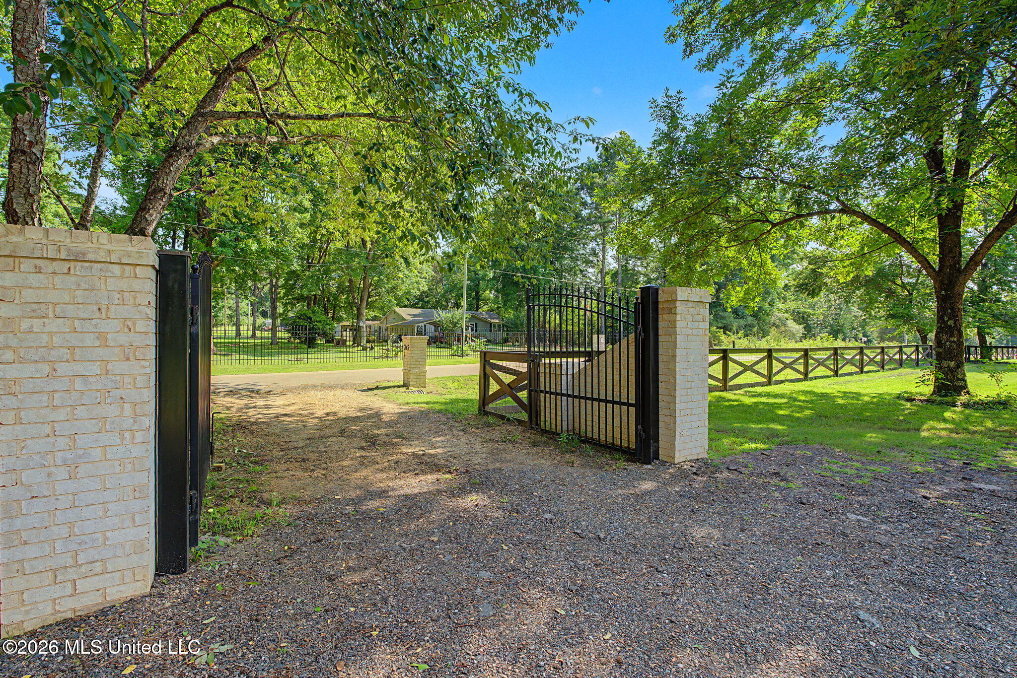 369 Meadow View Circle