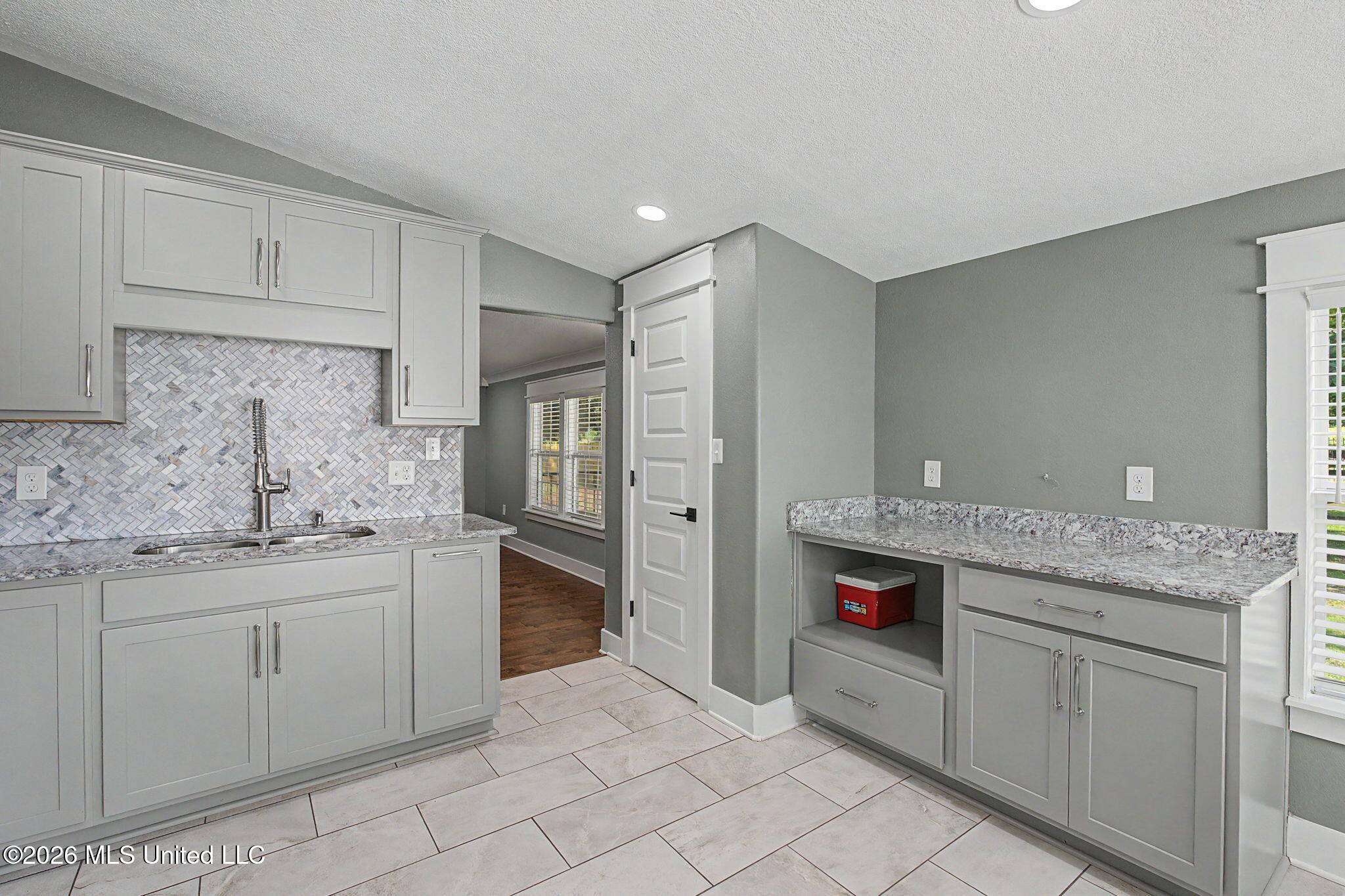 369 Meadow View Circle