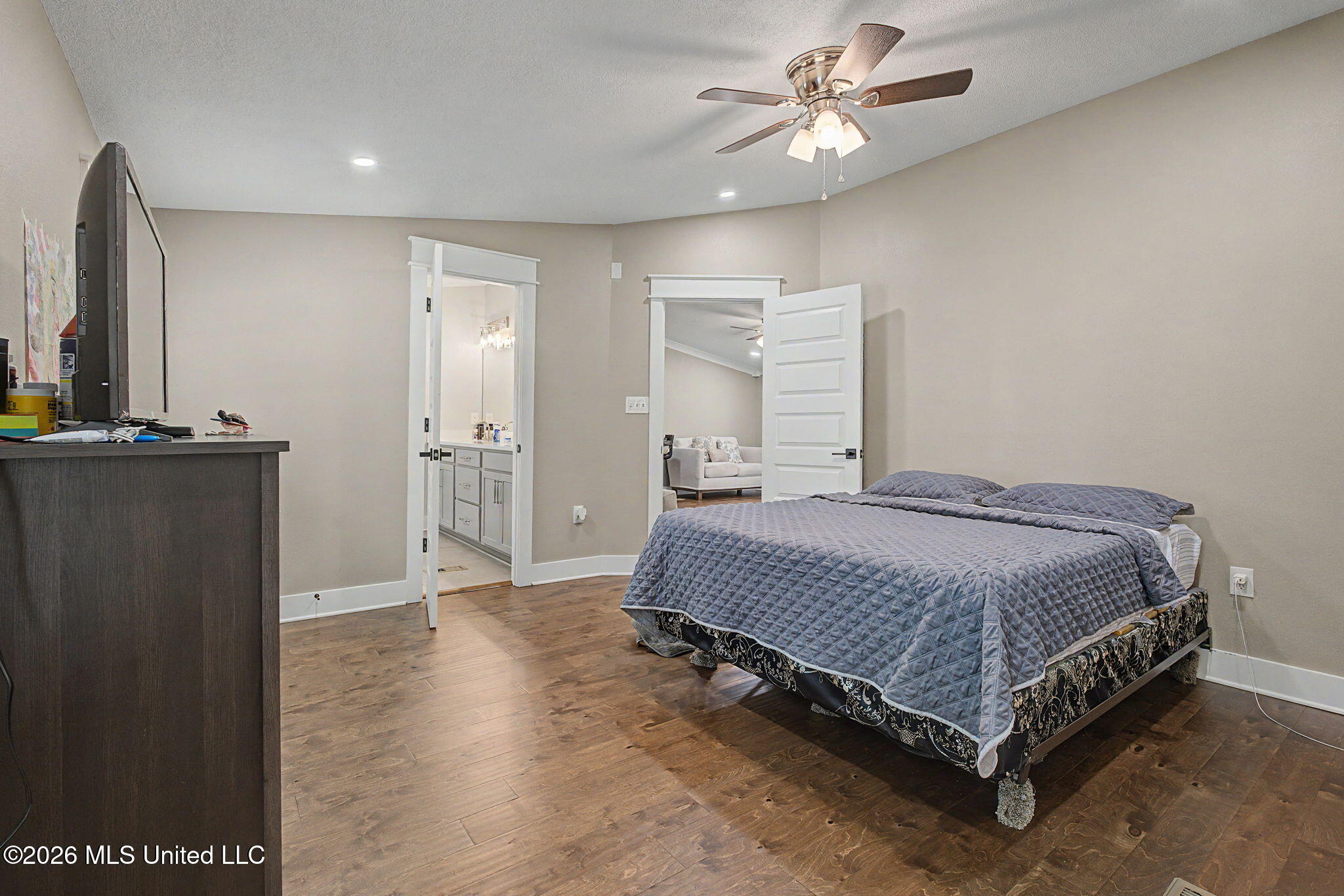 369 Meadow View Circle