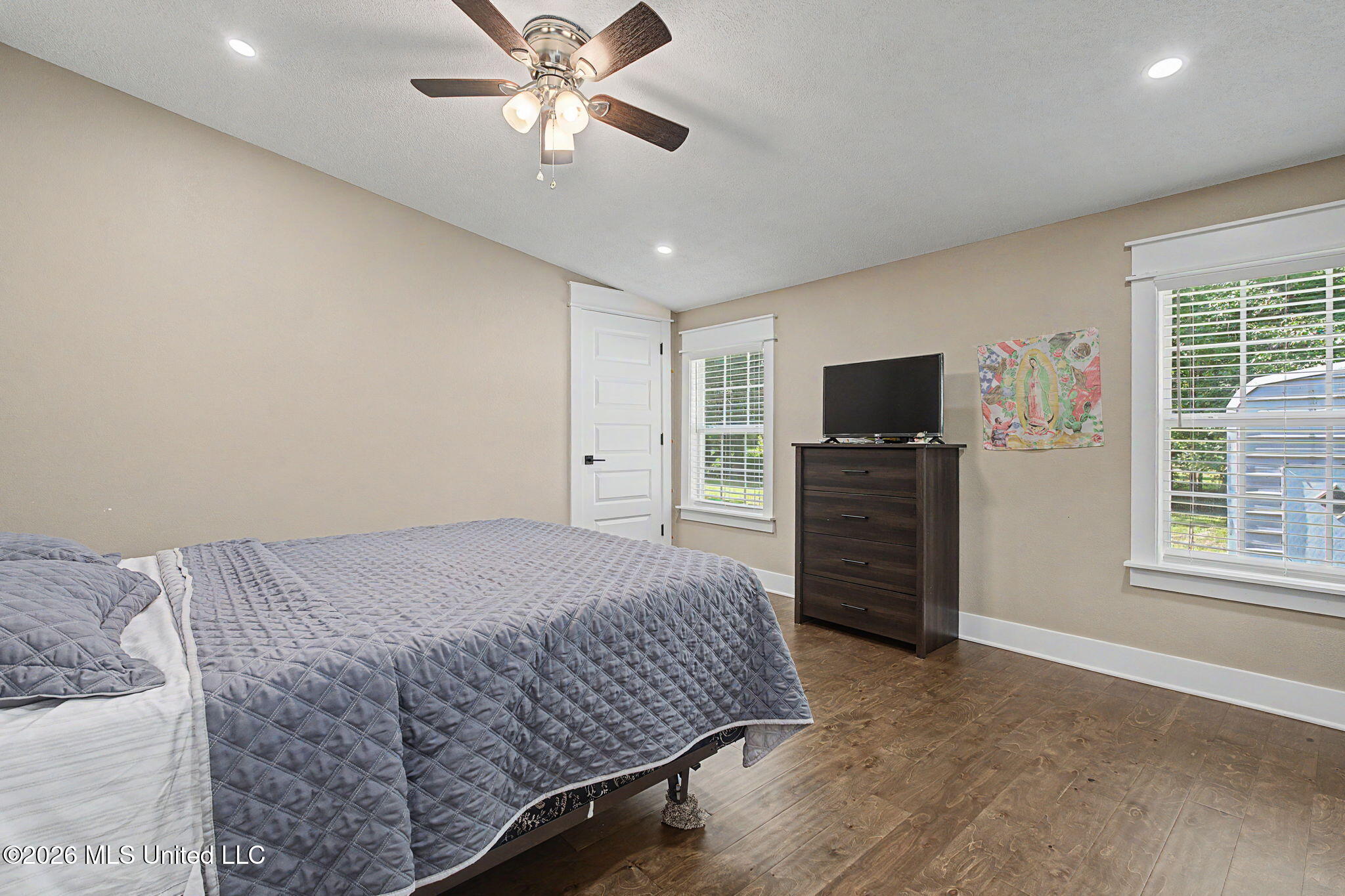 369 Meadow View Circle
