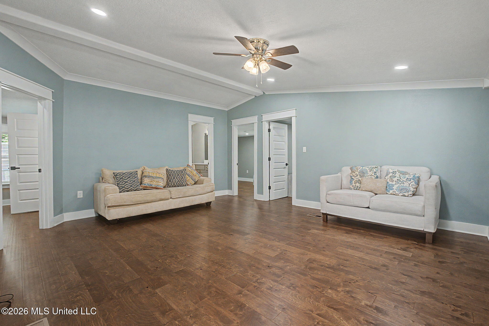 369 Meadow View Circle