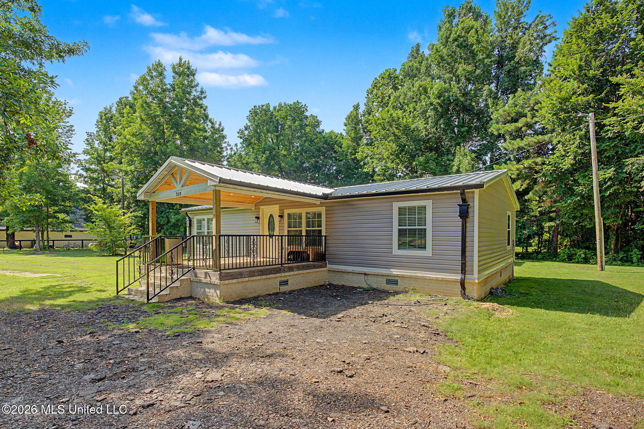 369 Meadow View Circle