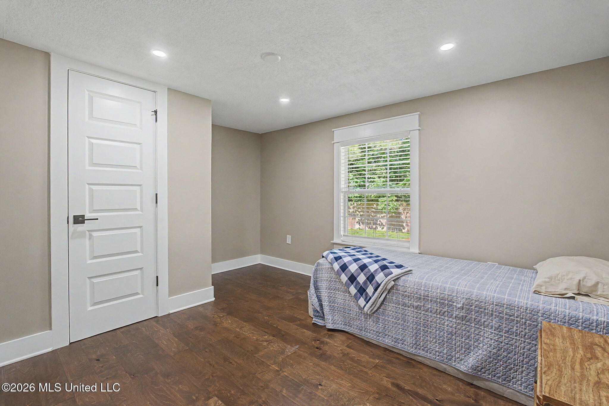 369 Meadow View Circle