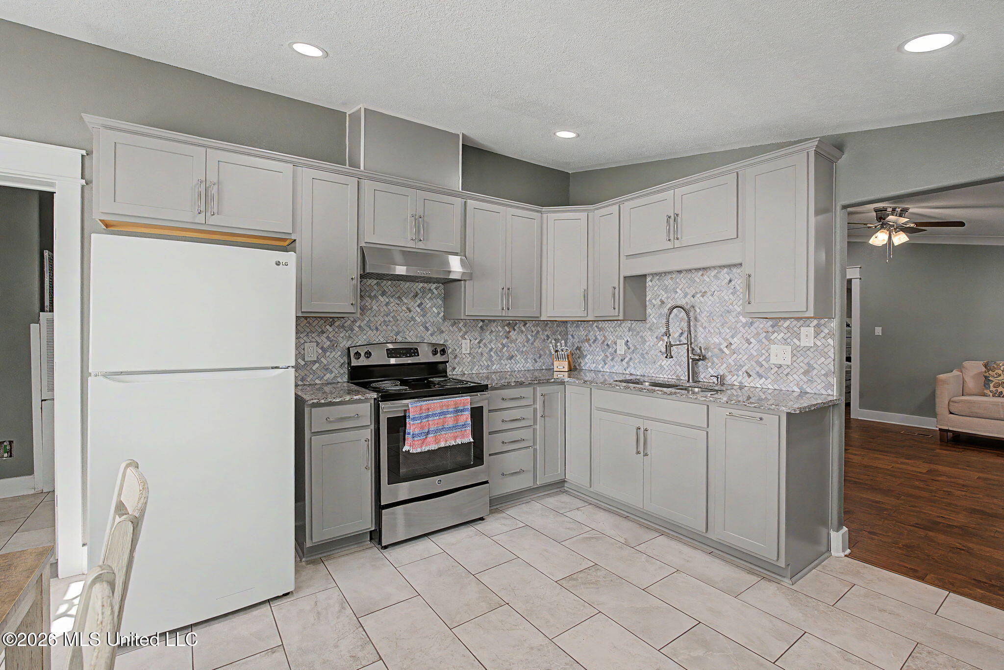 369 Meadow View Circle